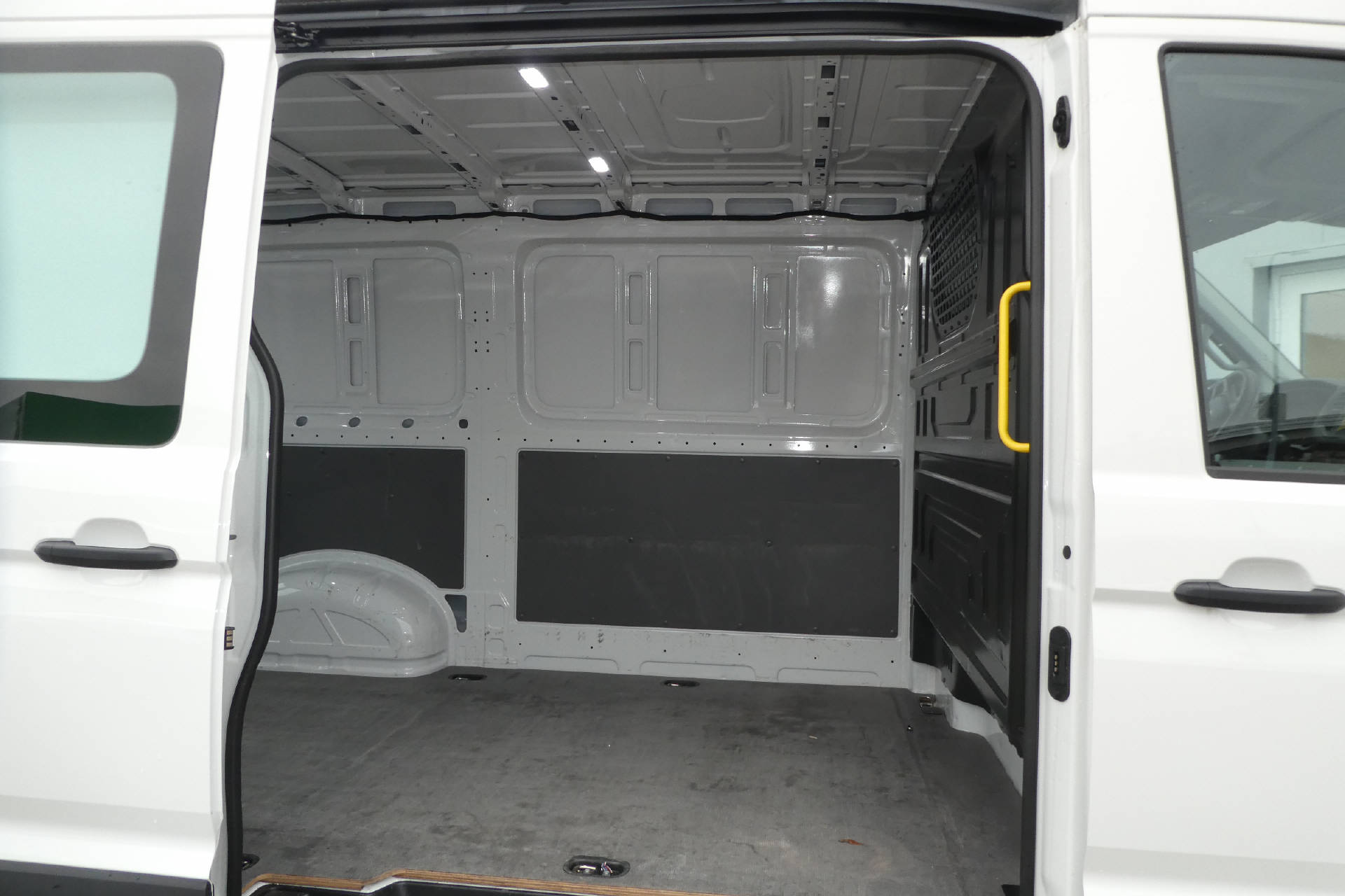 VW Crafter 35 Kaw. 3640 2.0 TDI 140 L3*140PS*Navi*Rückfahrkamera*-image-9