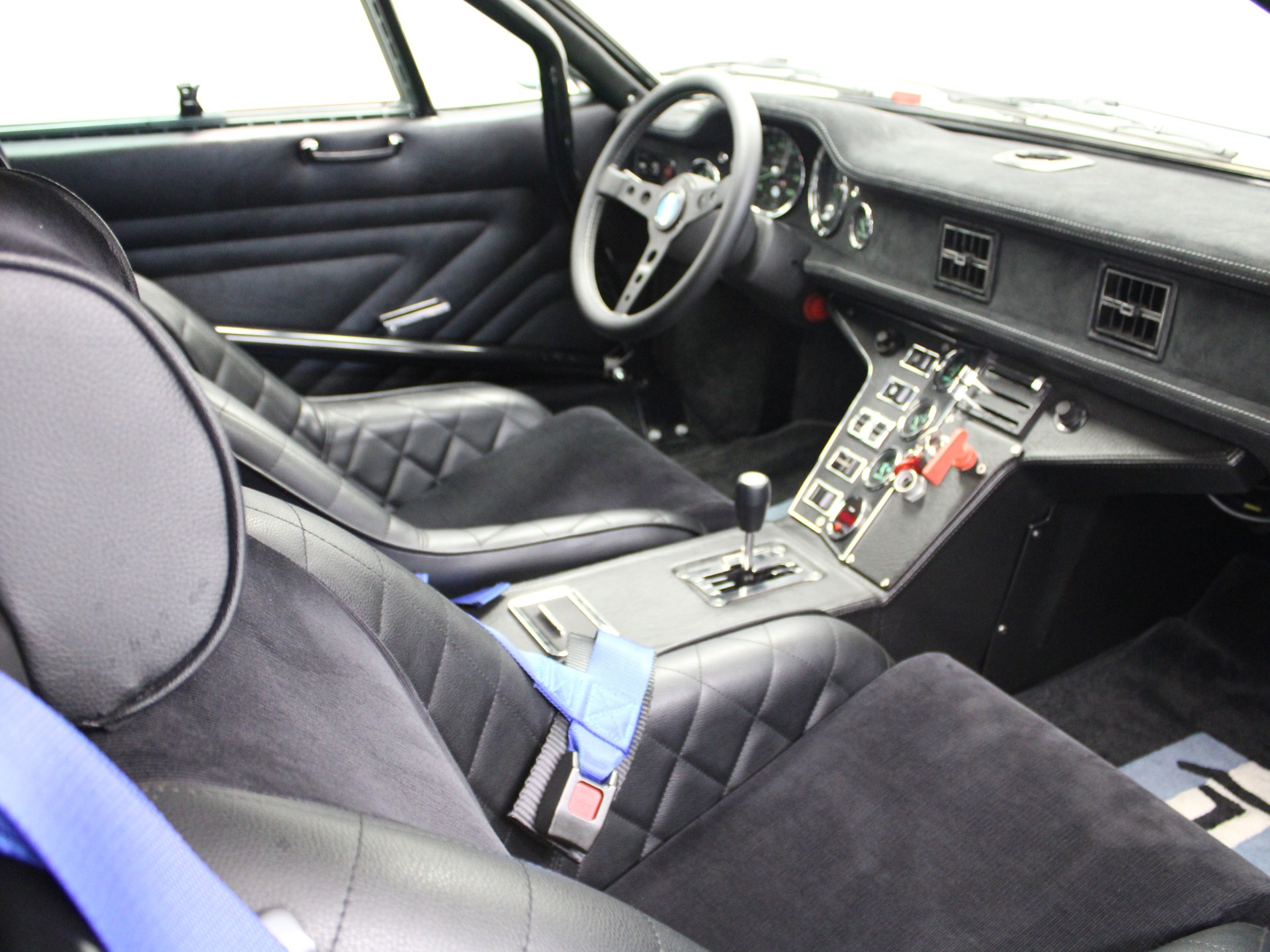 DE TOMASO PANTERA GT4-image-4