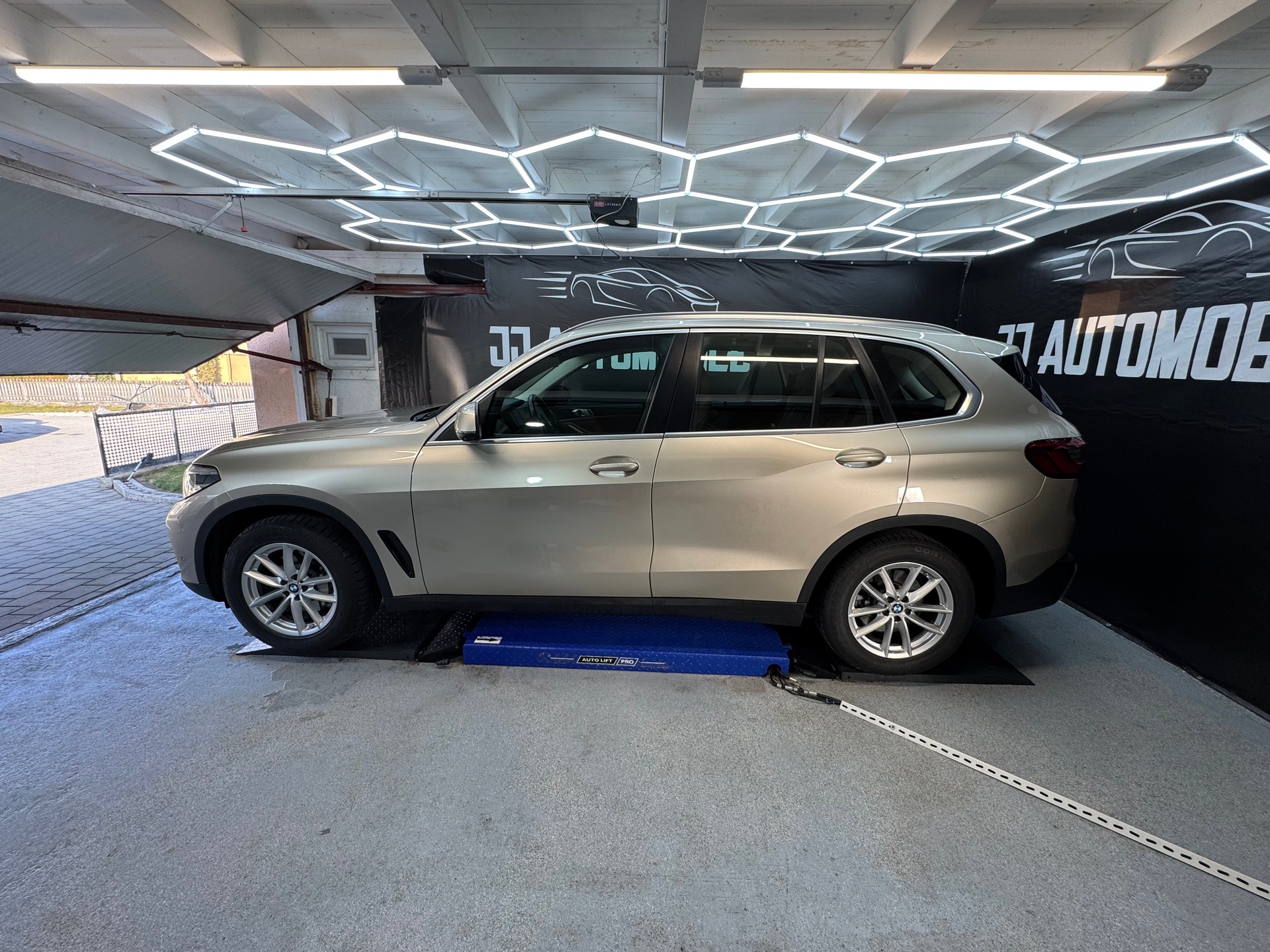 BMW X5 xDrive 30d Steptronic-image-2
