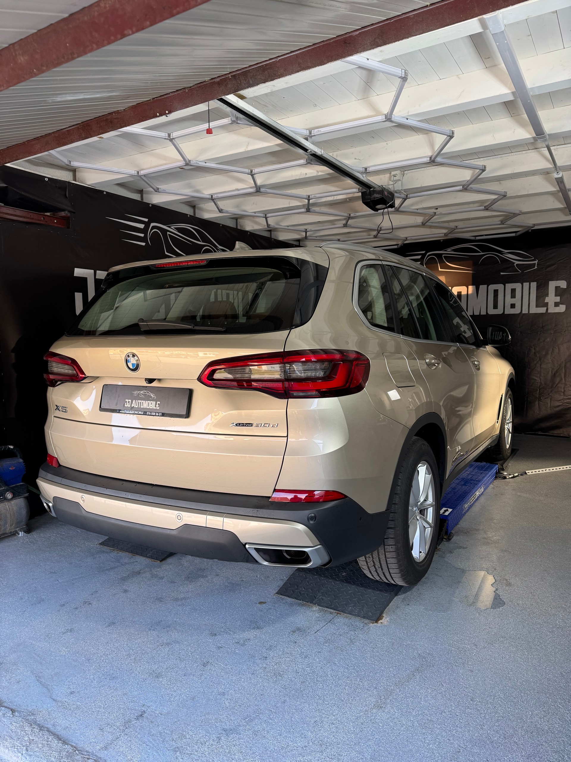 BMW X5 xDrive 30d Steptronic-image-3