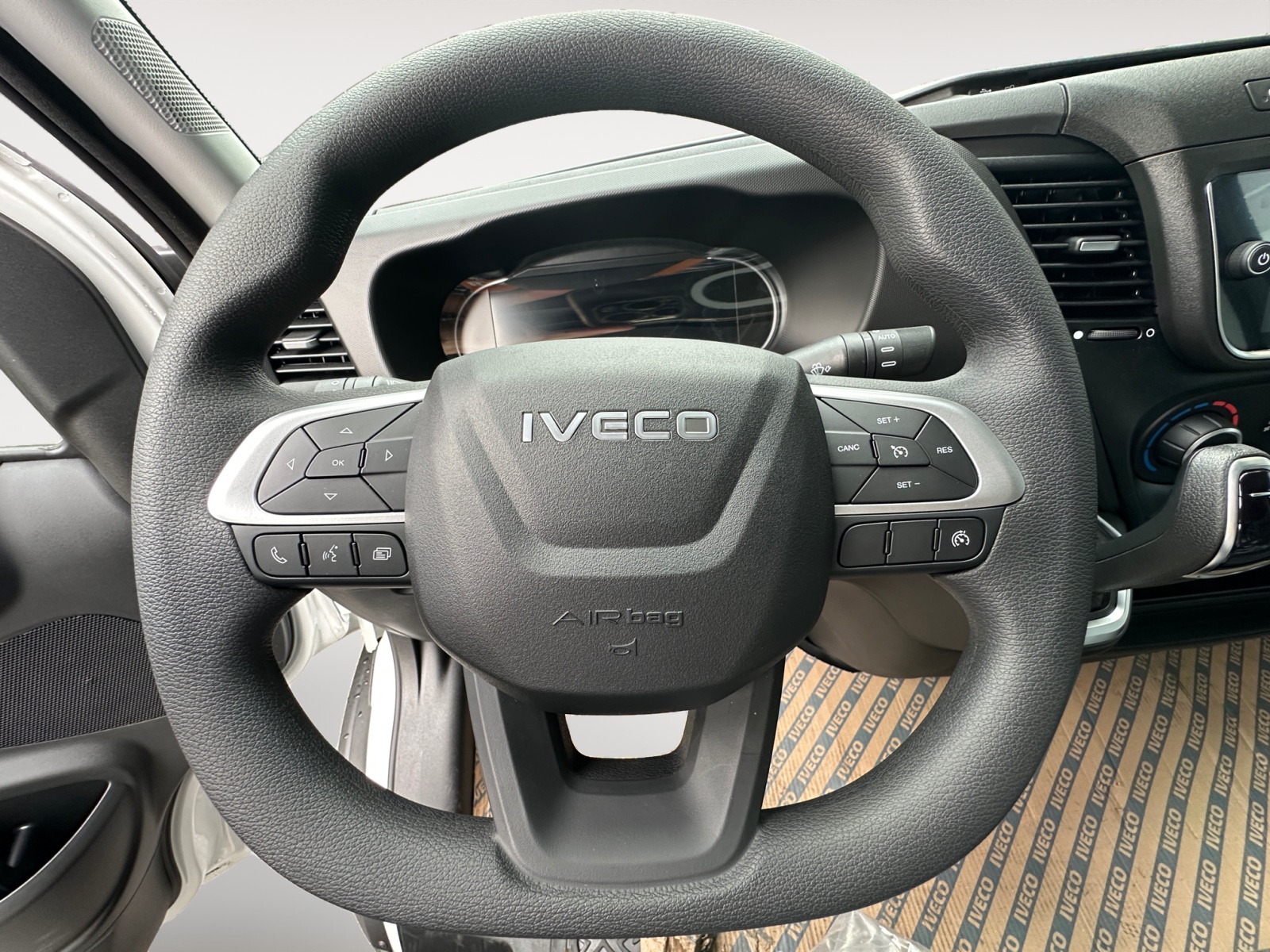 IVECO 35s18v eco-image-6