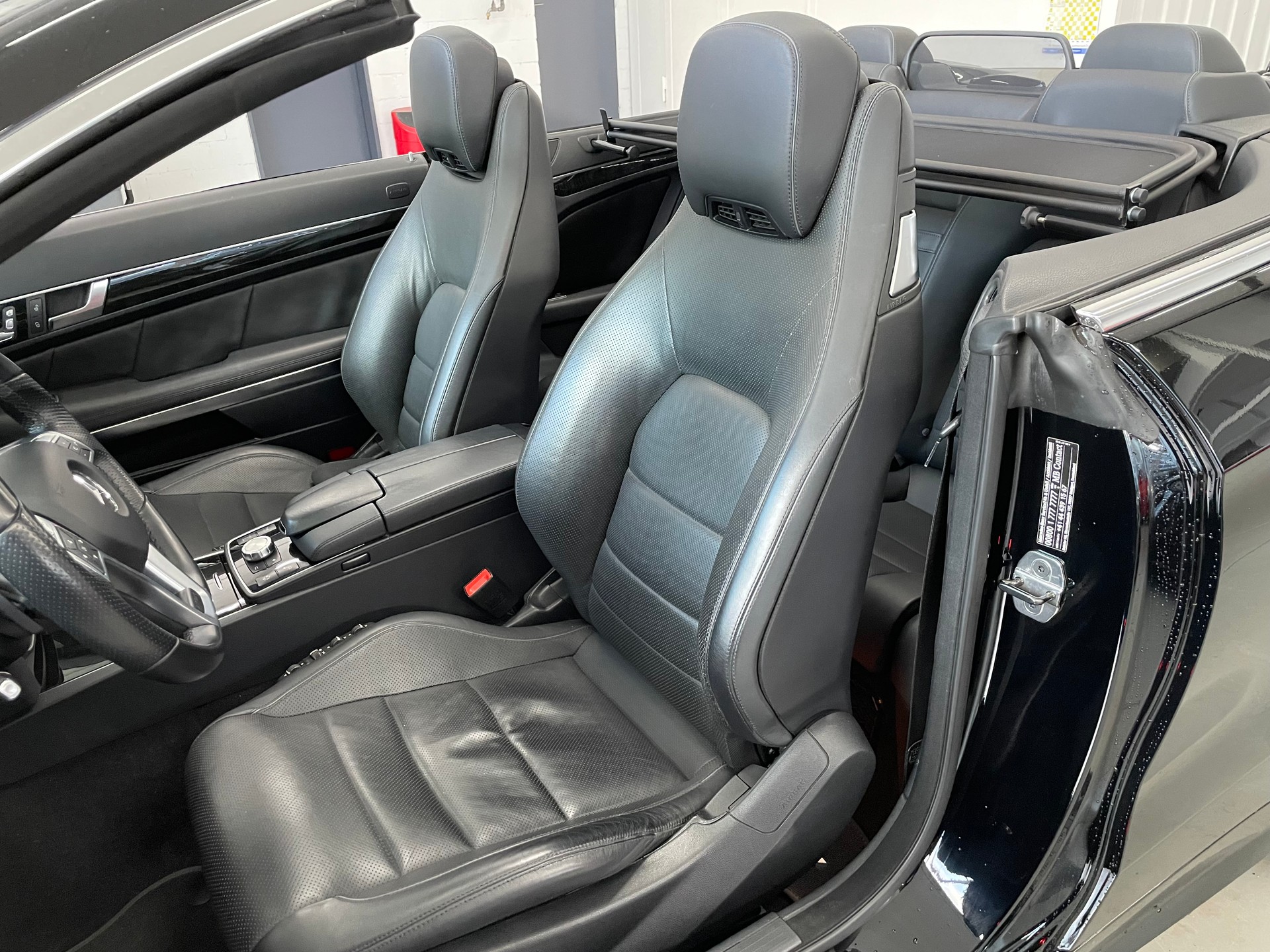 MERCEDES-BENZ E 500-image-14