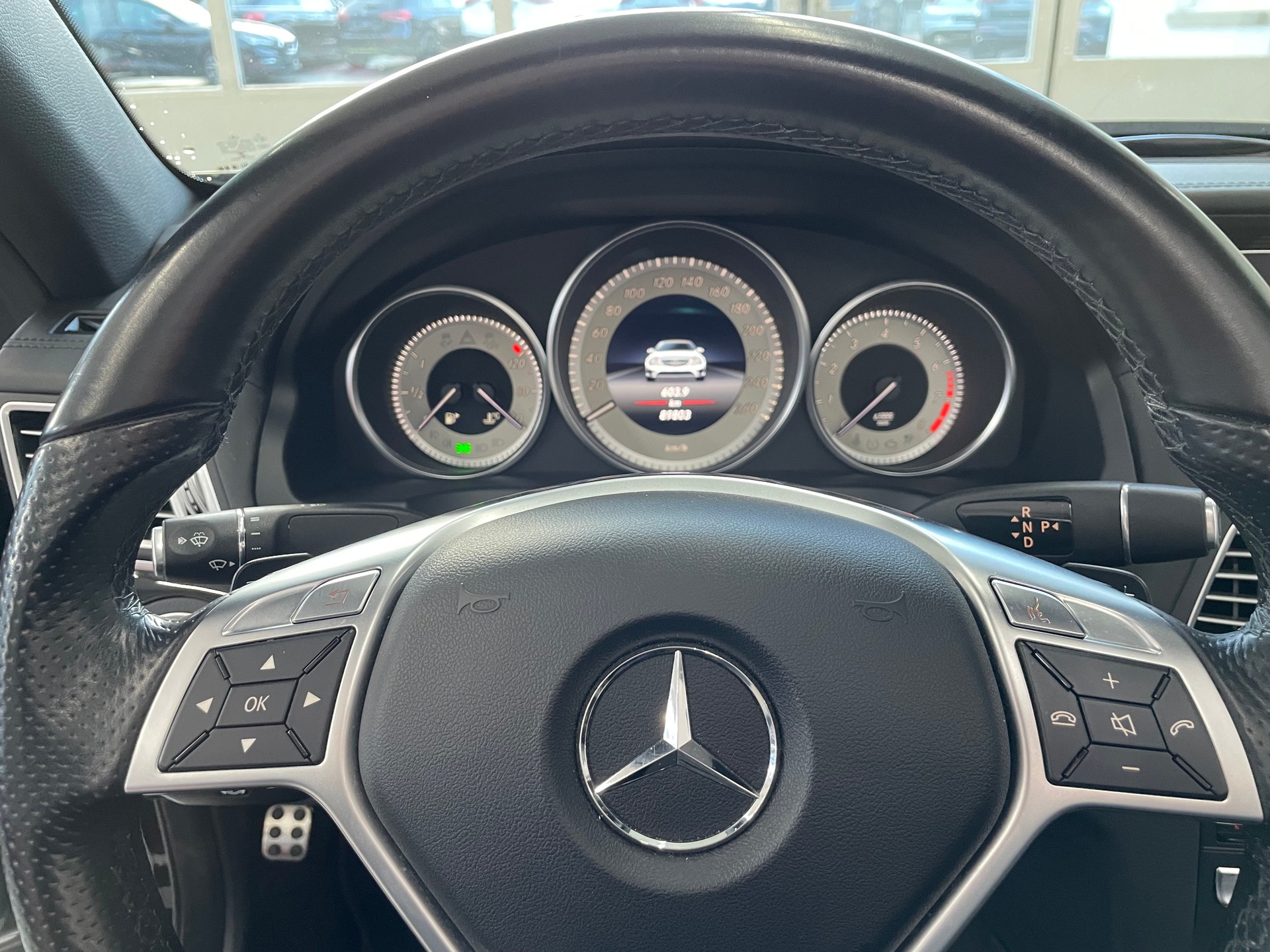 MERCEDES-BENZ E 500-image-9