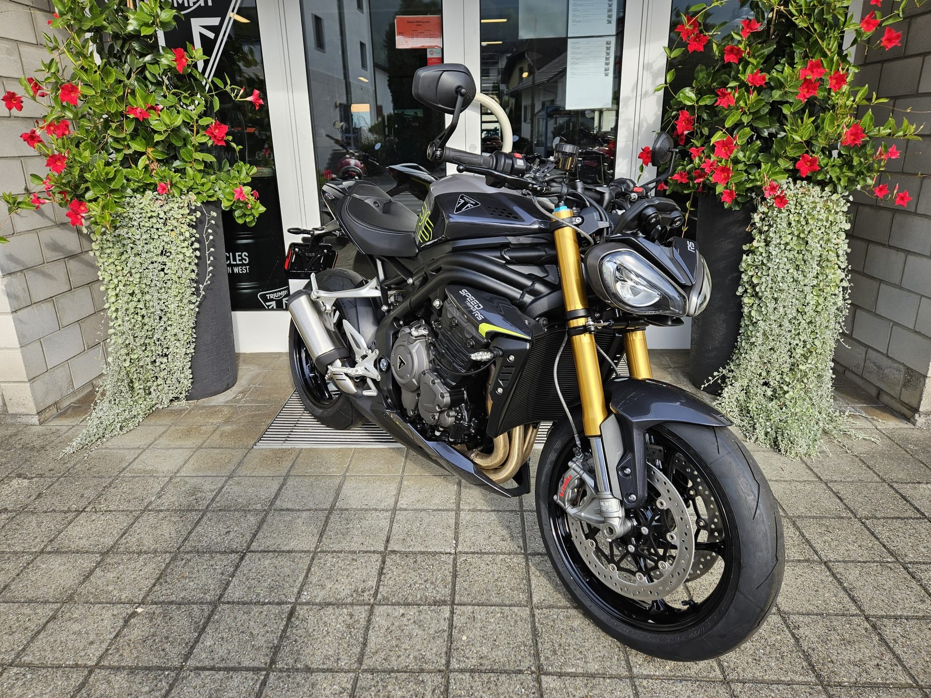 TRIUMPH Speed Triple 1200 RS-image-3