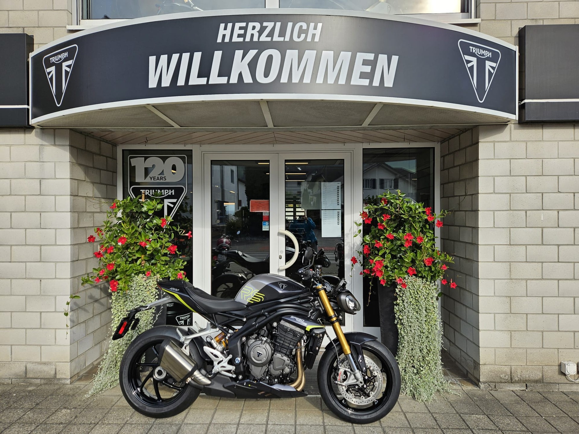 TRIUMPH Speed Triple 1200 RS-image-1