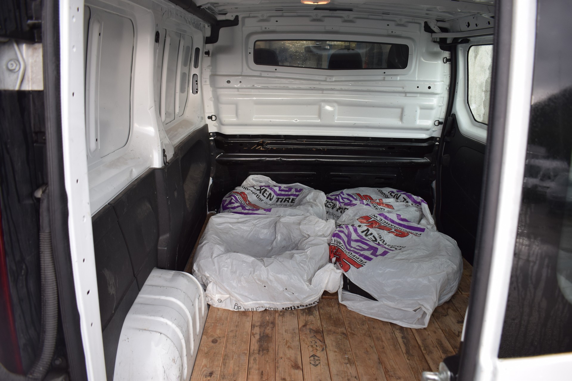RENAULT Trafic 1.6 dCi 95 2.7t Access L1H1-image-7
