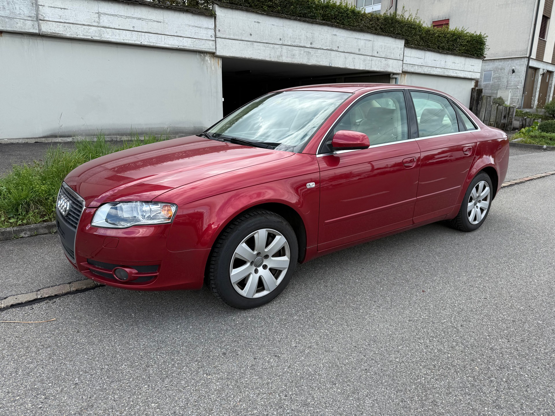 AUDI A4 3.2 FSI quattro-image-2