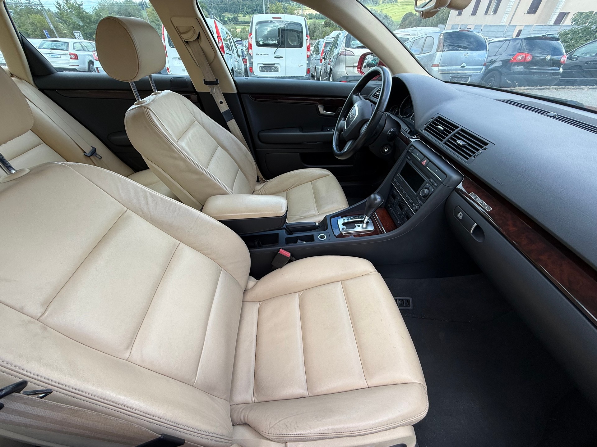 AUDI A4 3.2 FSI quattro-image-6