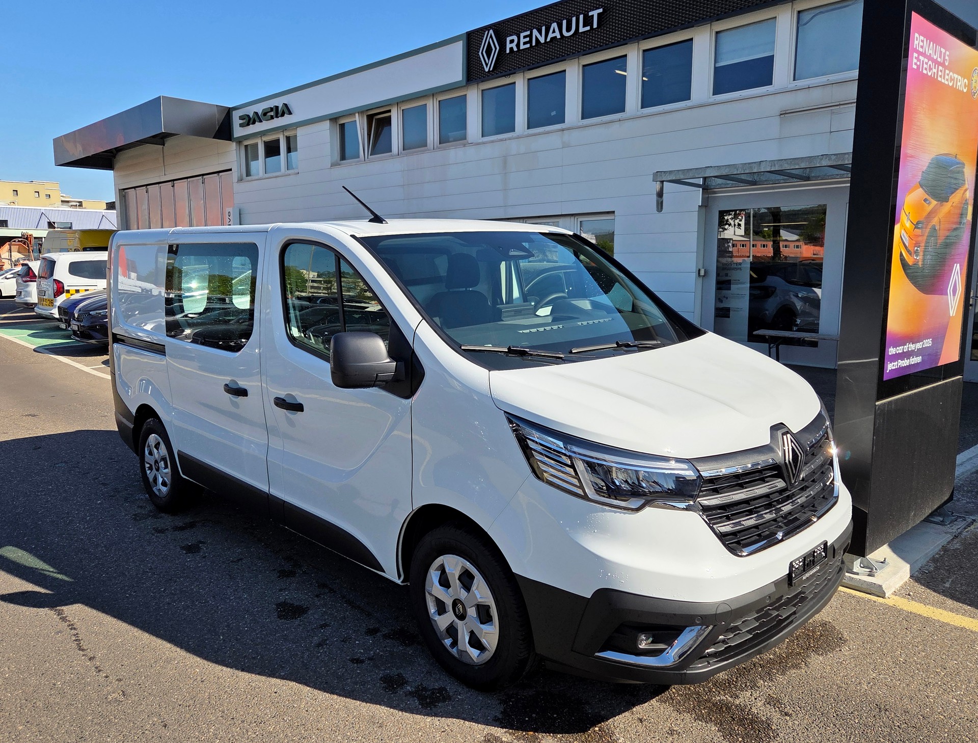 RENAULT Trafic Kaw. 3.0 t L1 H1 2.0 dCi Blue 150 Advance-image-5