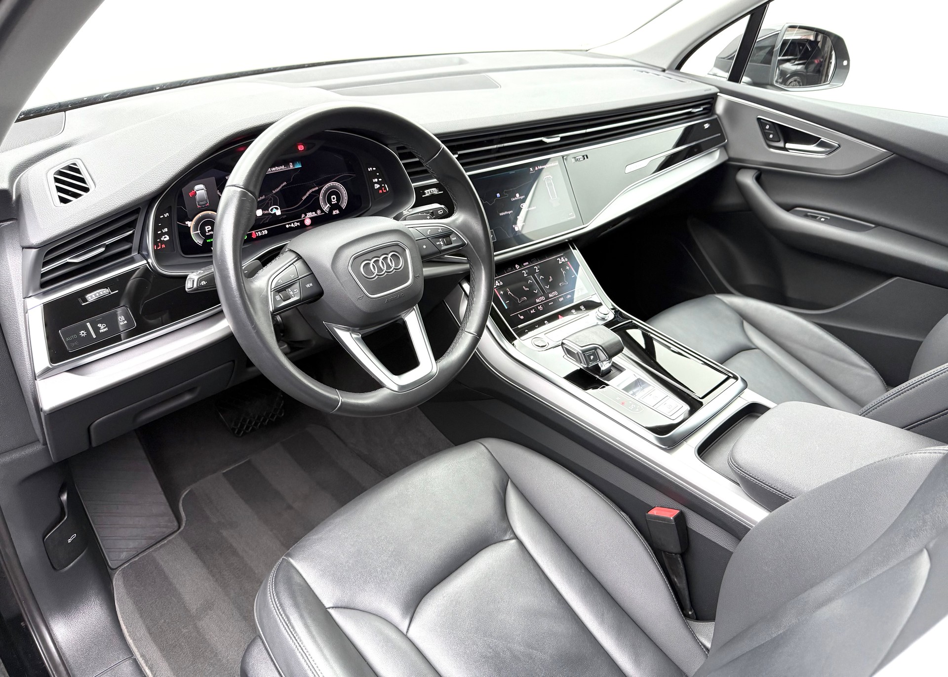 AUDI Q7 55 TFSI e quattro PHEV S line tiptronic-image-6