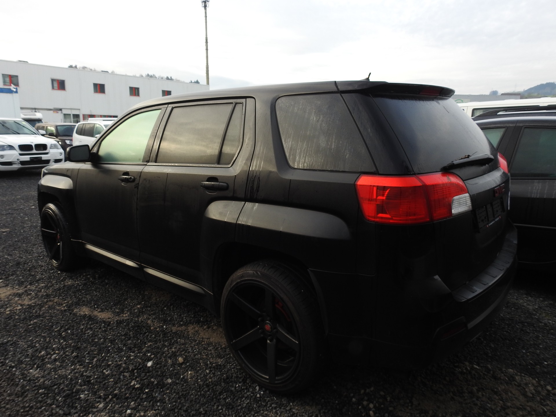 GMC TERRAIN-showroom-element-3