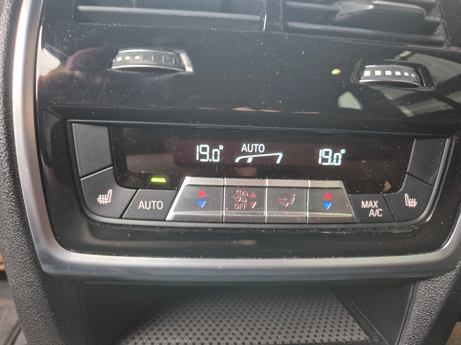 BMW X5 xDrive M50d Steptronic-image-15