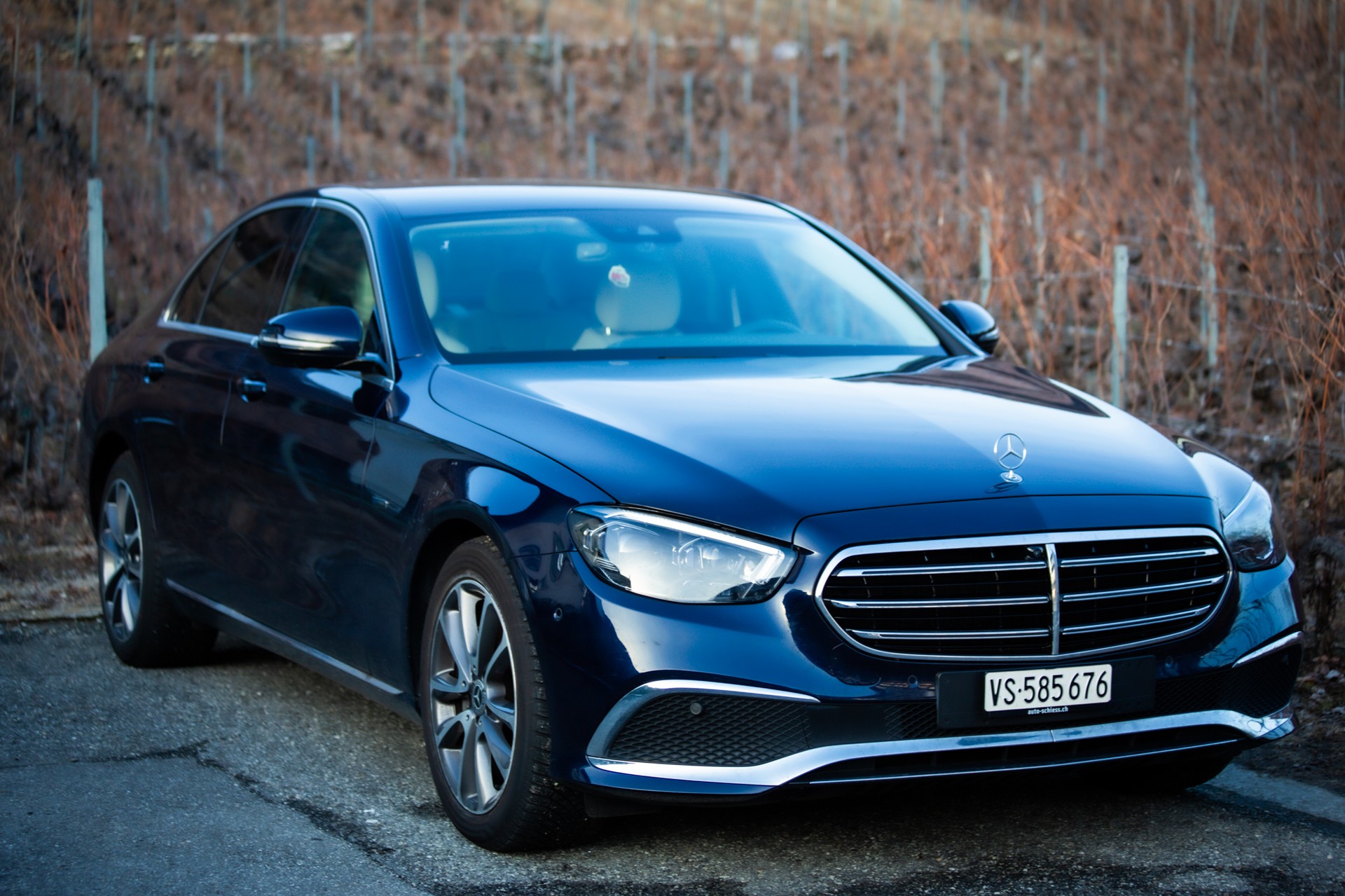 MERCEDES-BENZ E 300 e Exclusive 9G-Tronic-image-3