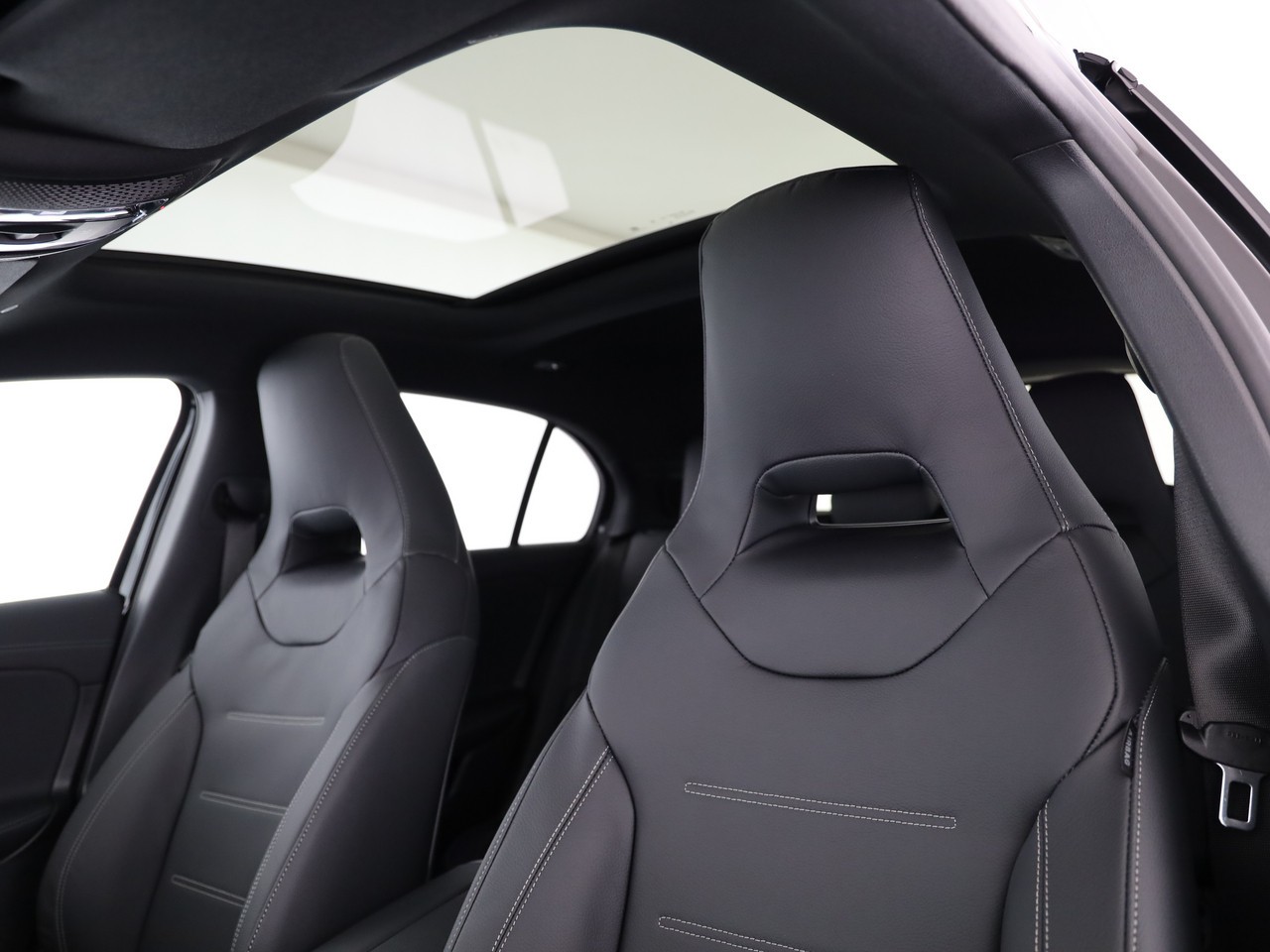 MERCEDES-BENZ A 250 4Matic 8G-DCT-image-6
