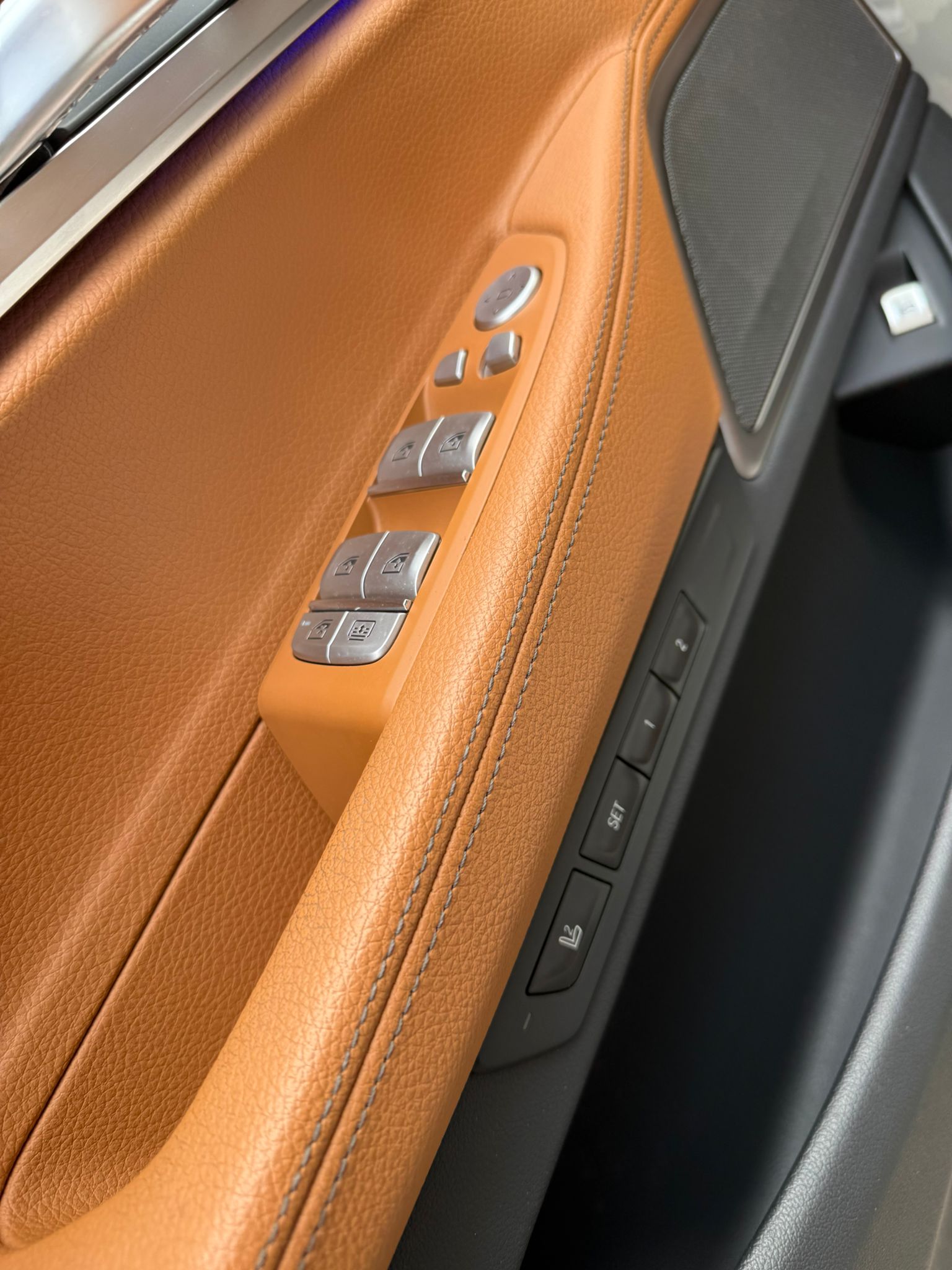 BMW 730d xDrive M Sport Steptronic-image-11