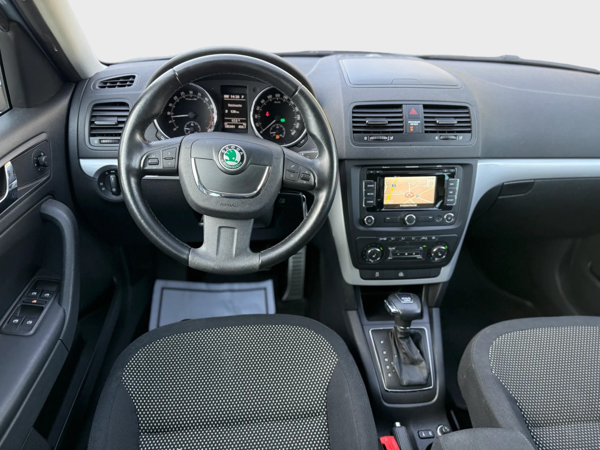 SKODA Yeti 2.0 TDI AllDrive 4x4 DSG-image-9
