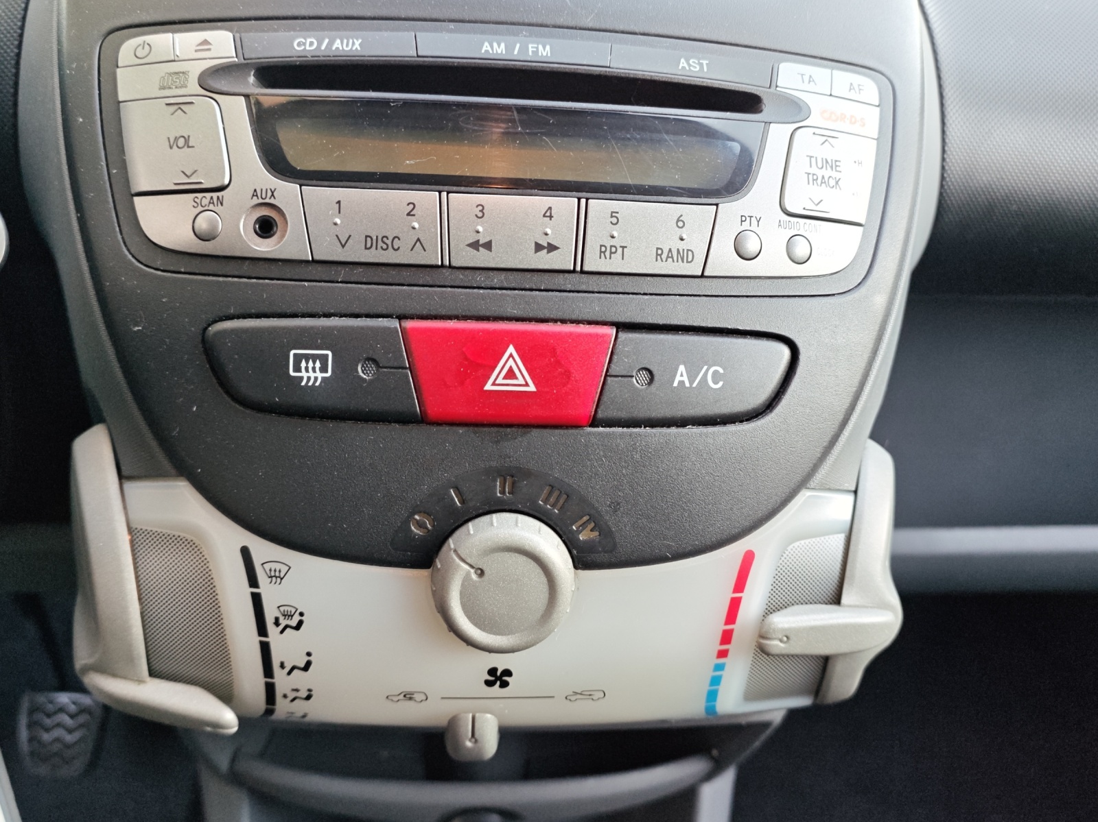 CITROEN C1 1.0i SX-image-12