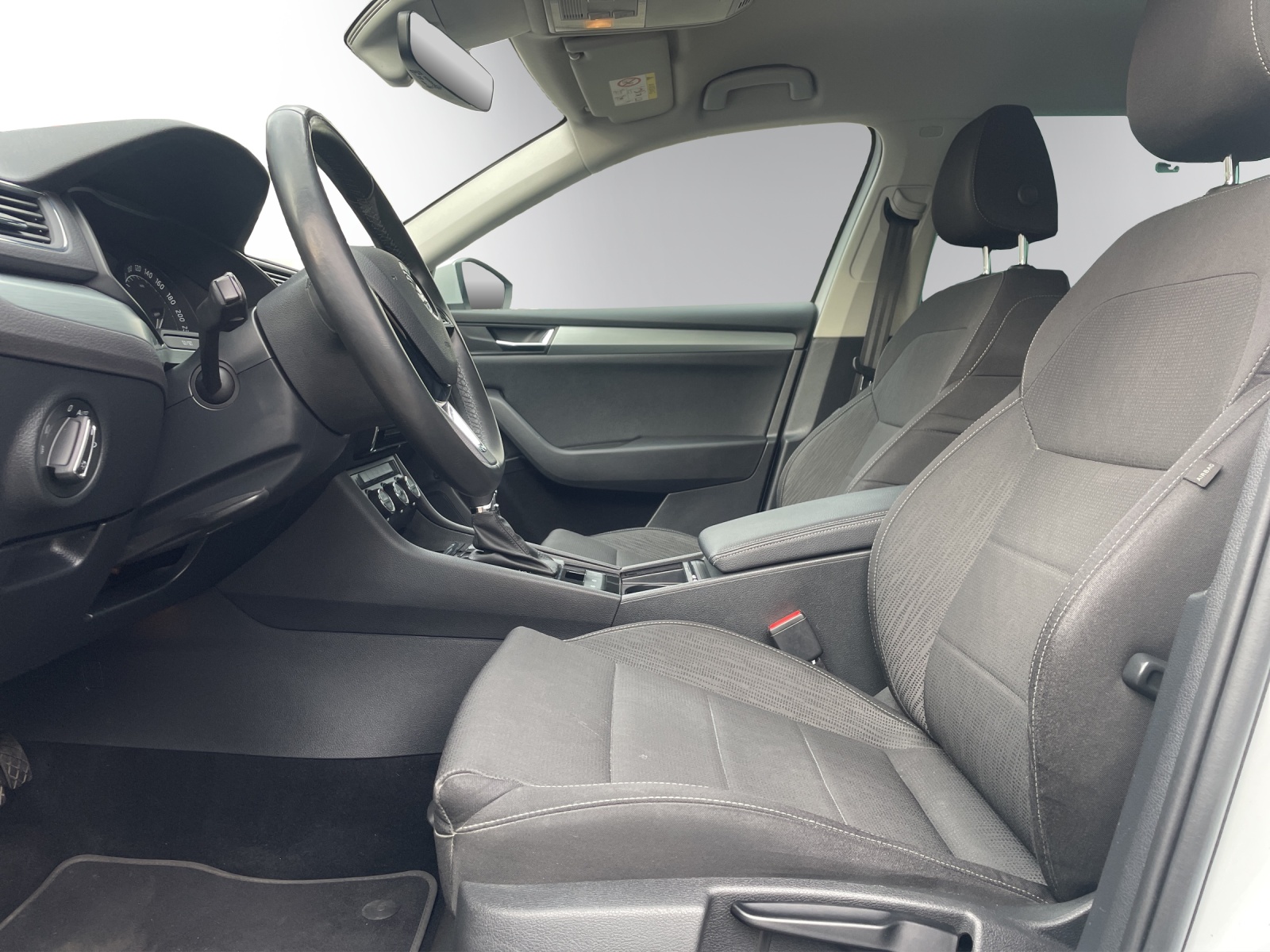 SKODA Superb Combi 1.4 TSI ACT AmbitionDSG-image-9