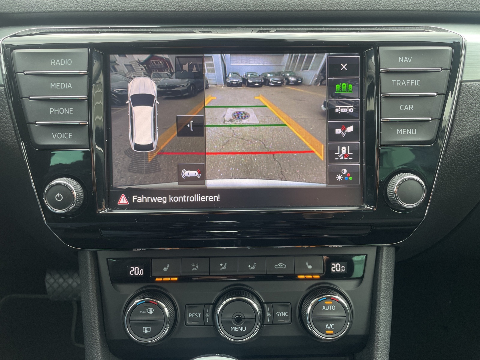 SKODA Superb Combi 1.4 TSI ACT AmbitionDSG-image-16
