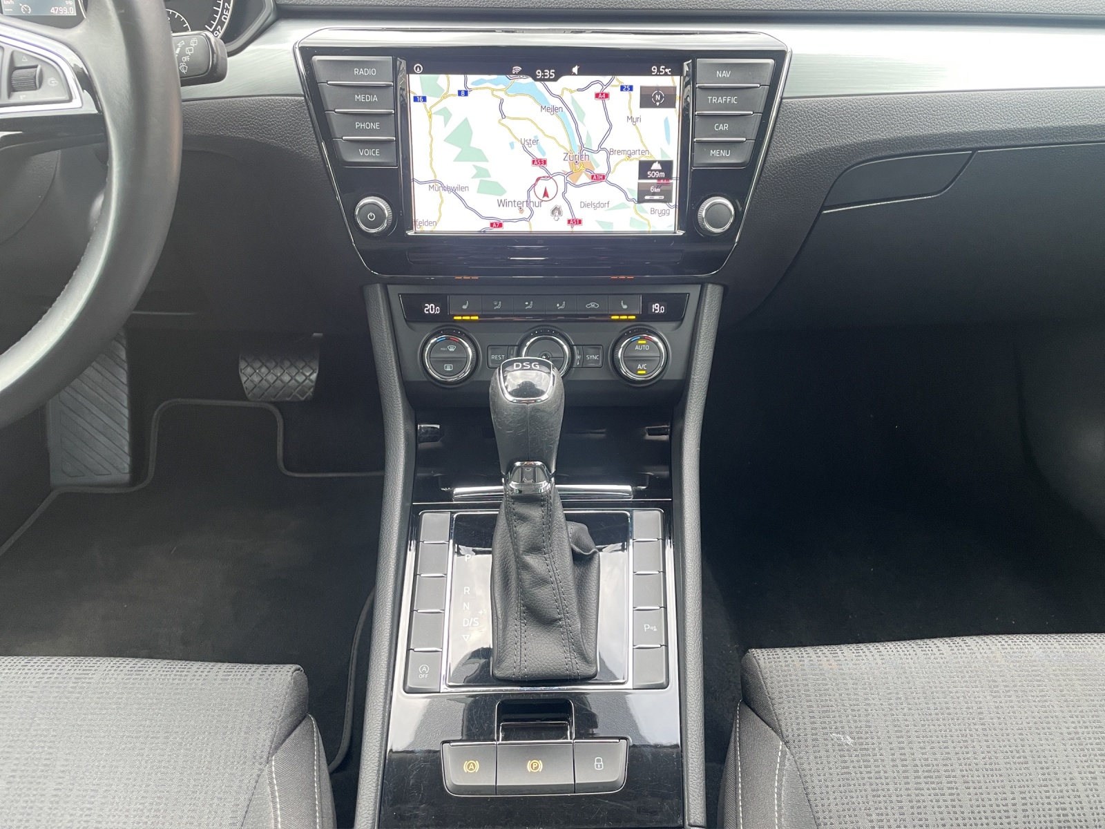 SKODA Superb Combi 1.4 TSI ACT AmbitionDSG-image-15
