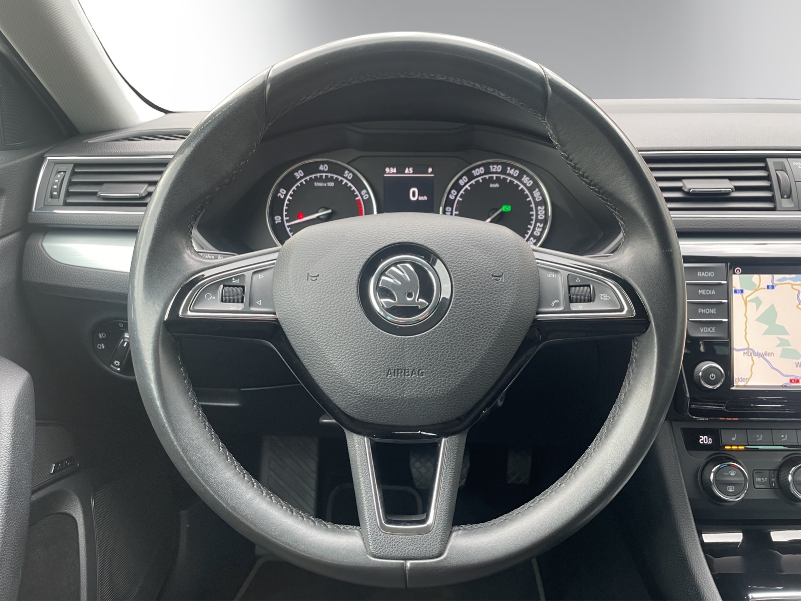 SKODA Superb Combi 1.4 TSI ACT AmbitionDSG-image-13