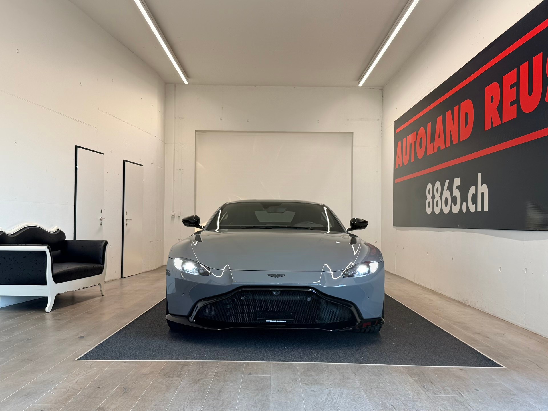 ASTON MARTIN V8 Vantage 4.0 Coupé-showroom-element-2