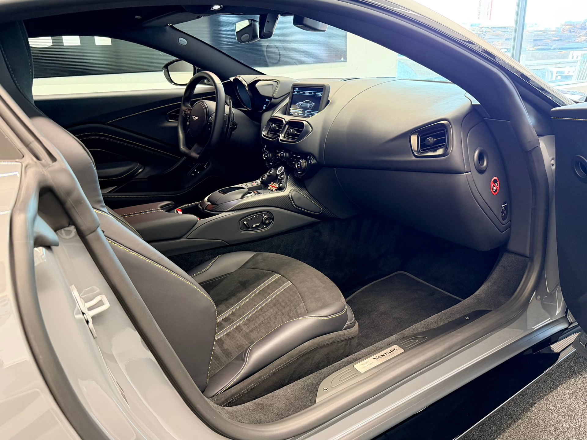 ASTON MARTIN V8 Vantage 4.0 Coupé-image-20