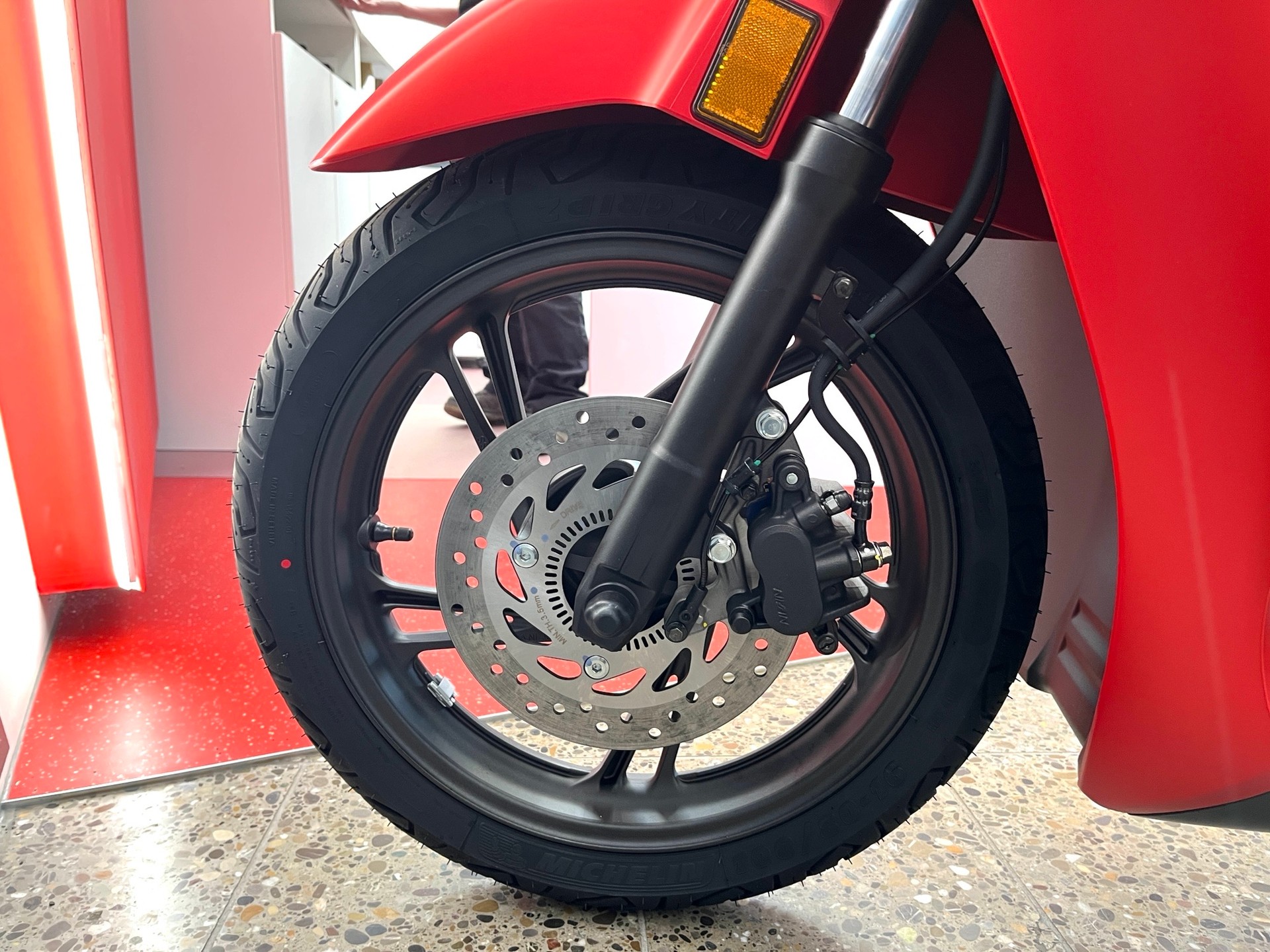 HONDA SH 125 AD Special Edition mit Top-Box-image-5