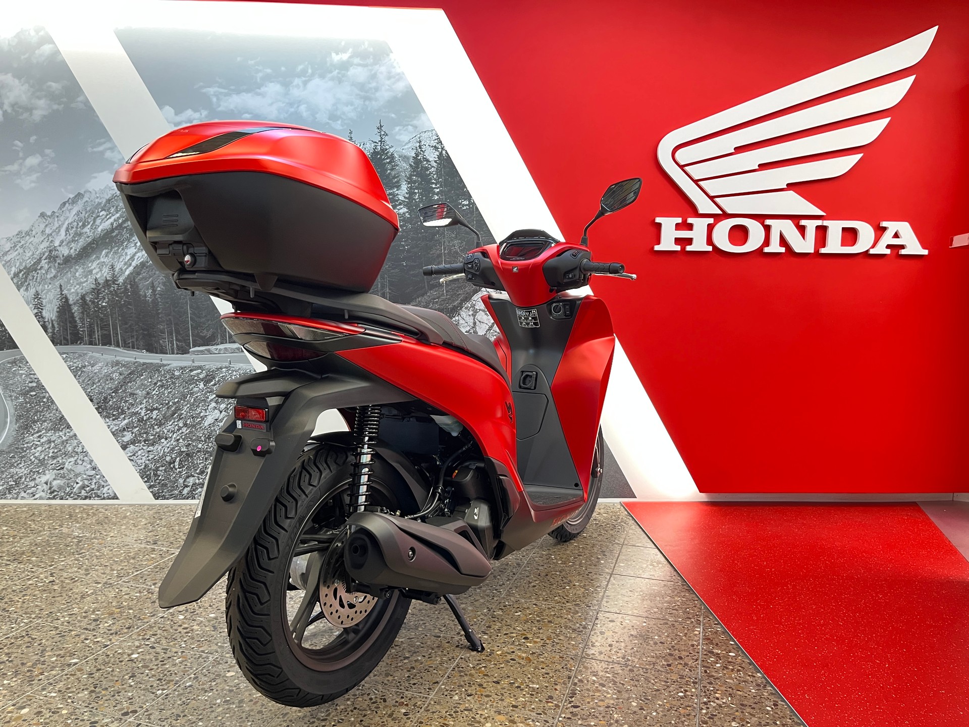 HONDA SH 125 AD Special Edition mit Top-Box-image-3