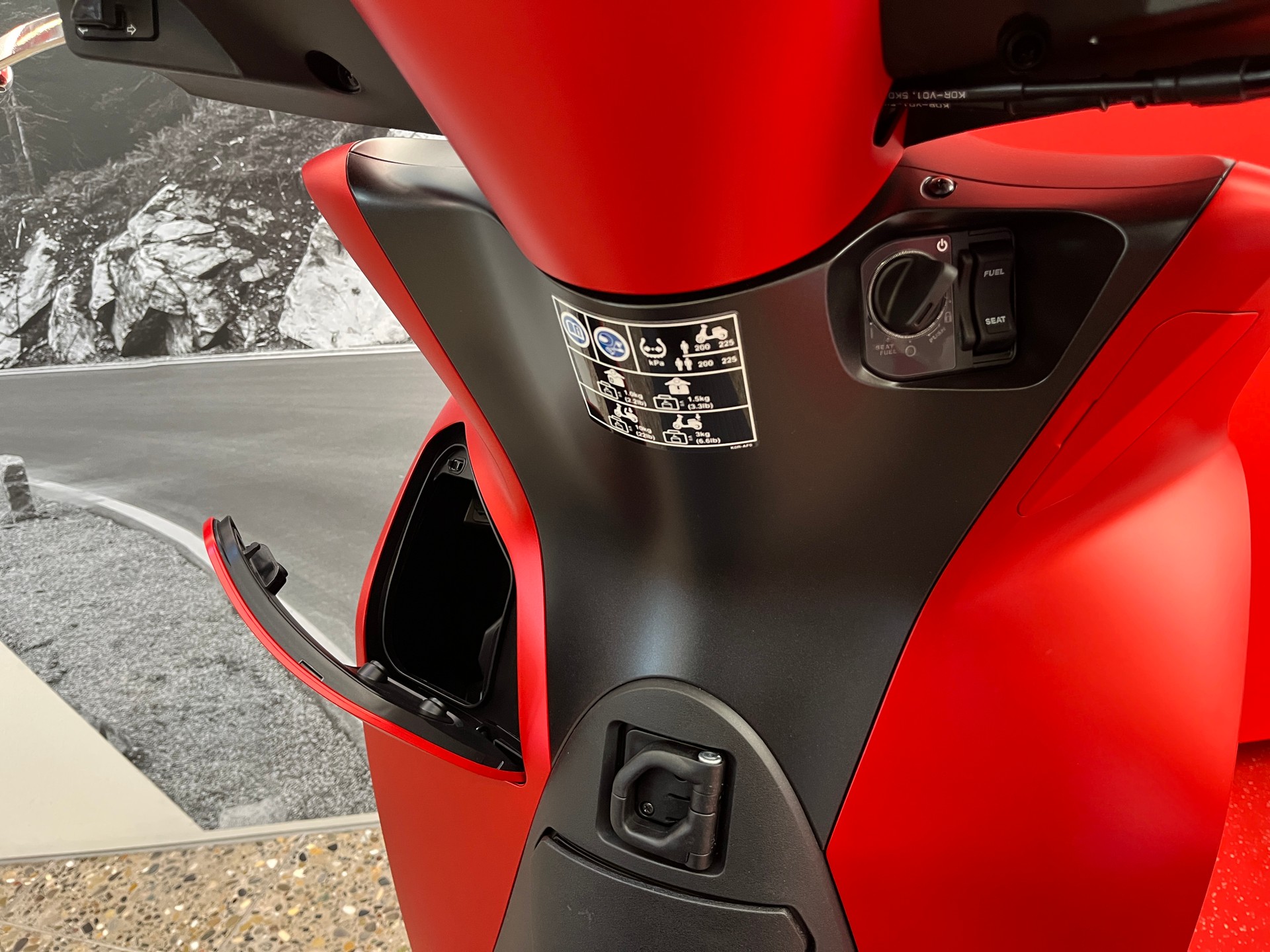 HONDA SH 125 AD Special Edition mit Top-Box-image-4