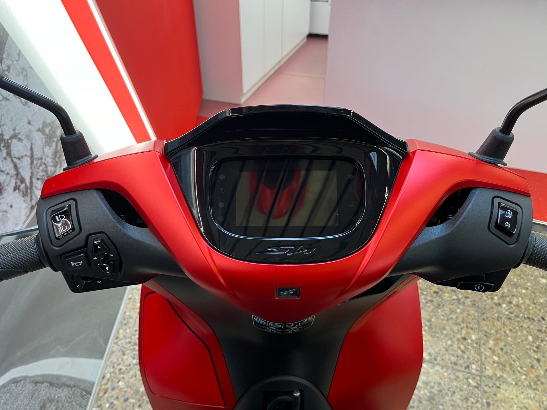 HONDA SH 125 AD Special Edition mit Top-Box-image-6