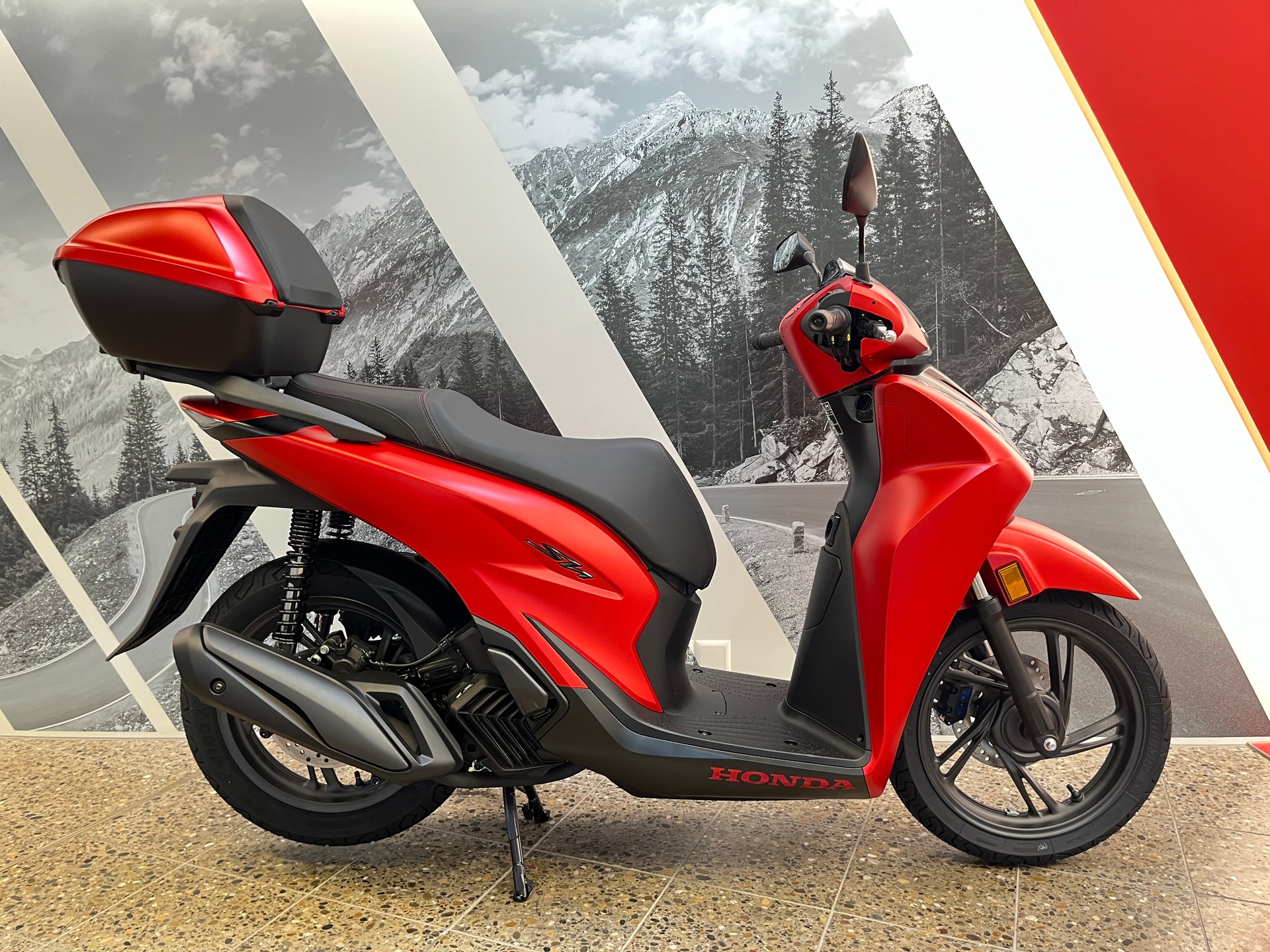 HONDA SH 125 AD Special Edition mit Top-Box-image-0
