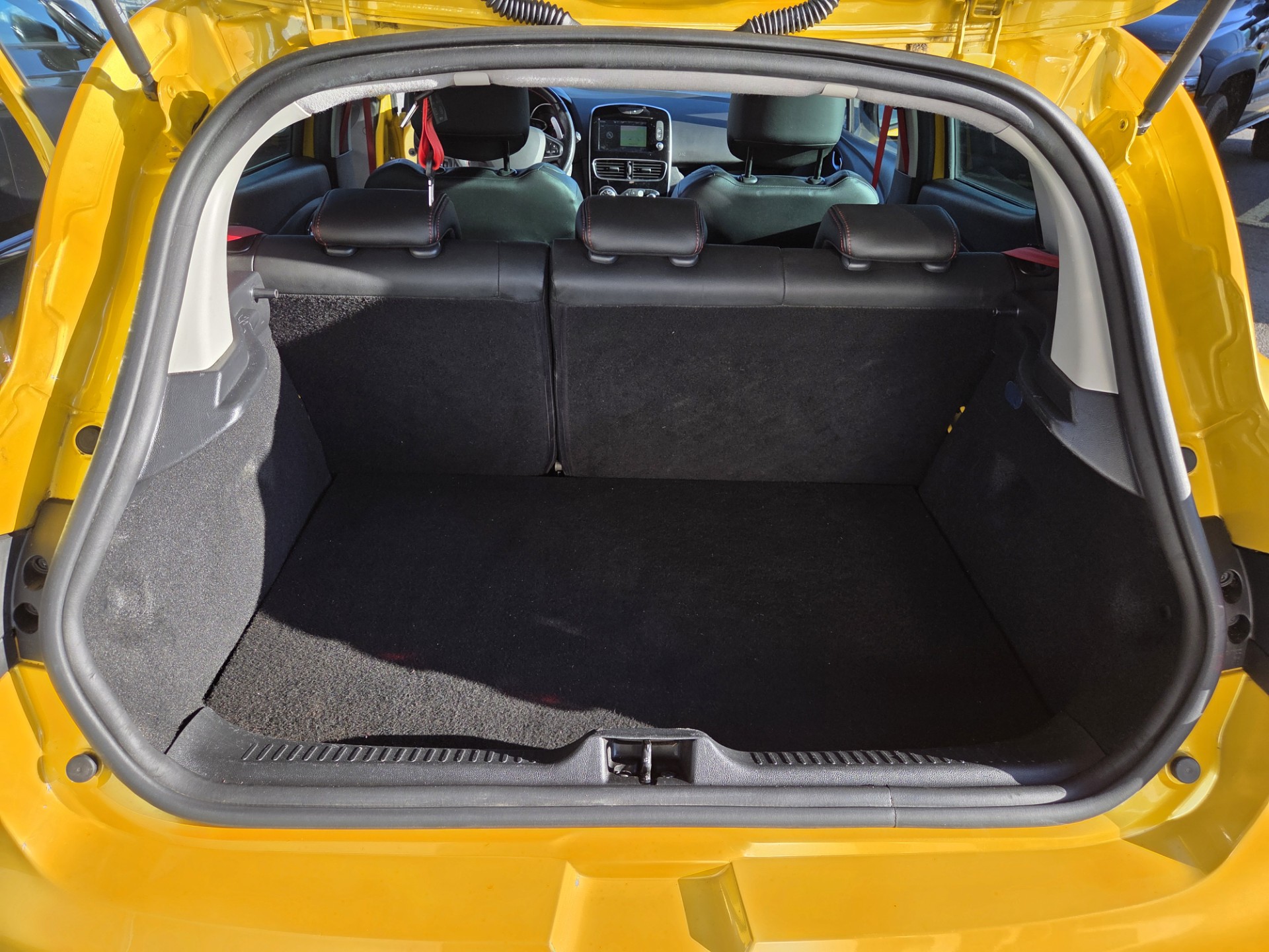 RENAULT Clio 1.6 T RS 220 Trophy EDC-image-14