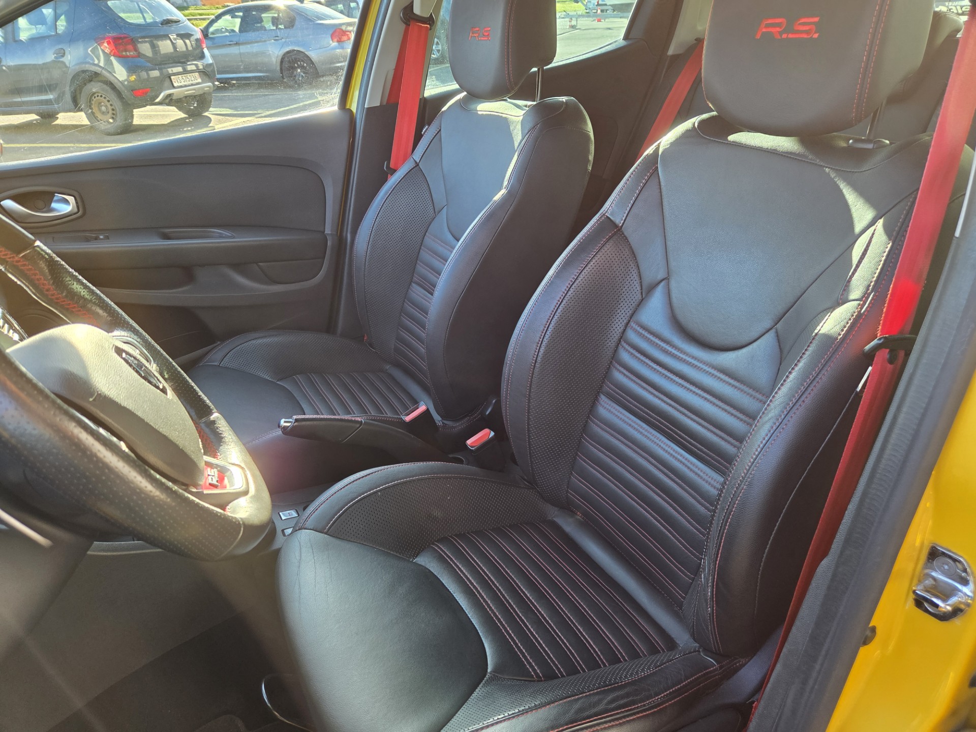 RENAULT Clio 1.6 T RS 220 Trophy EDC-image-8