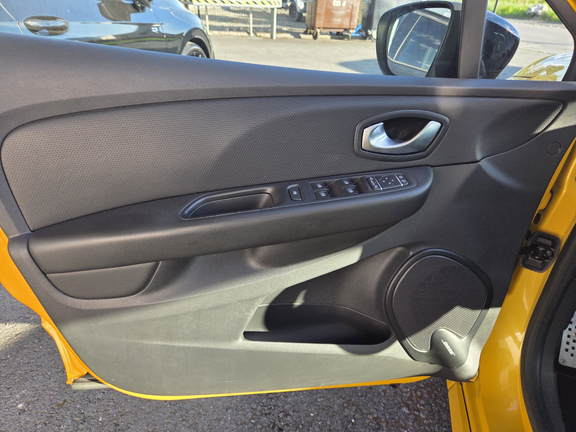 RENAULT Clio 1.6 T RS 220 Trophy EDC-image-9