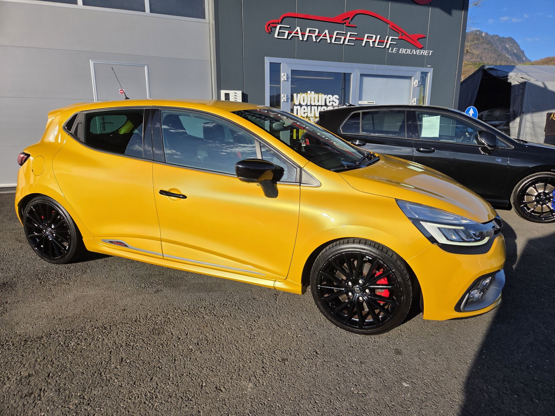 RENAULT Clio 1.6 T RS 220 Trophy EDC