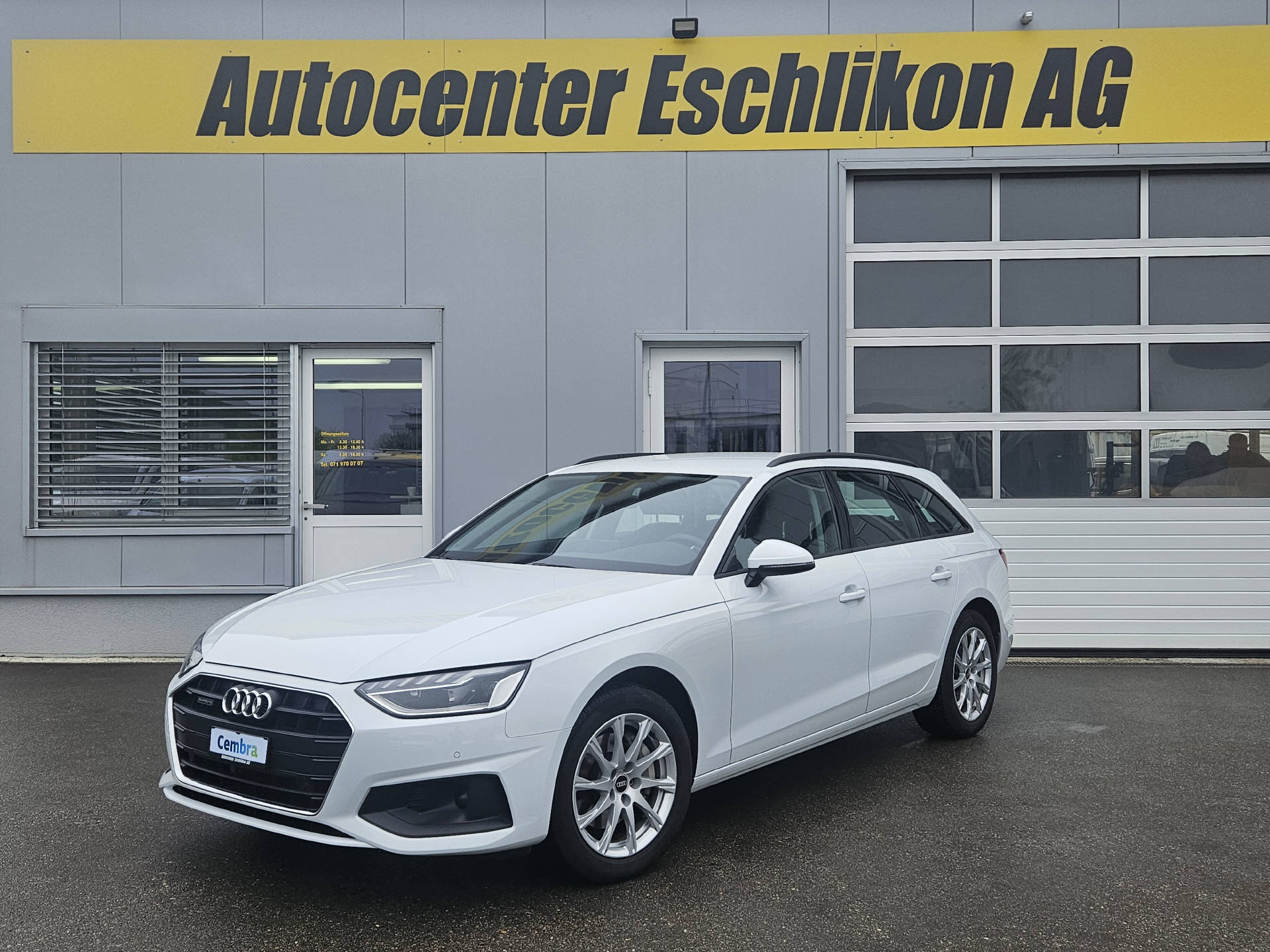 AUDI A4 Avant 2.0 40 TDI Attraction quattro S-Tronic * 8- fach bereift * CH-Fahrzeug *