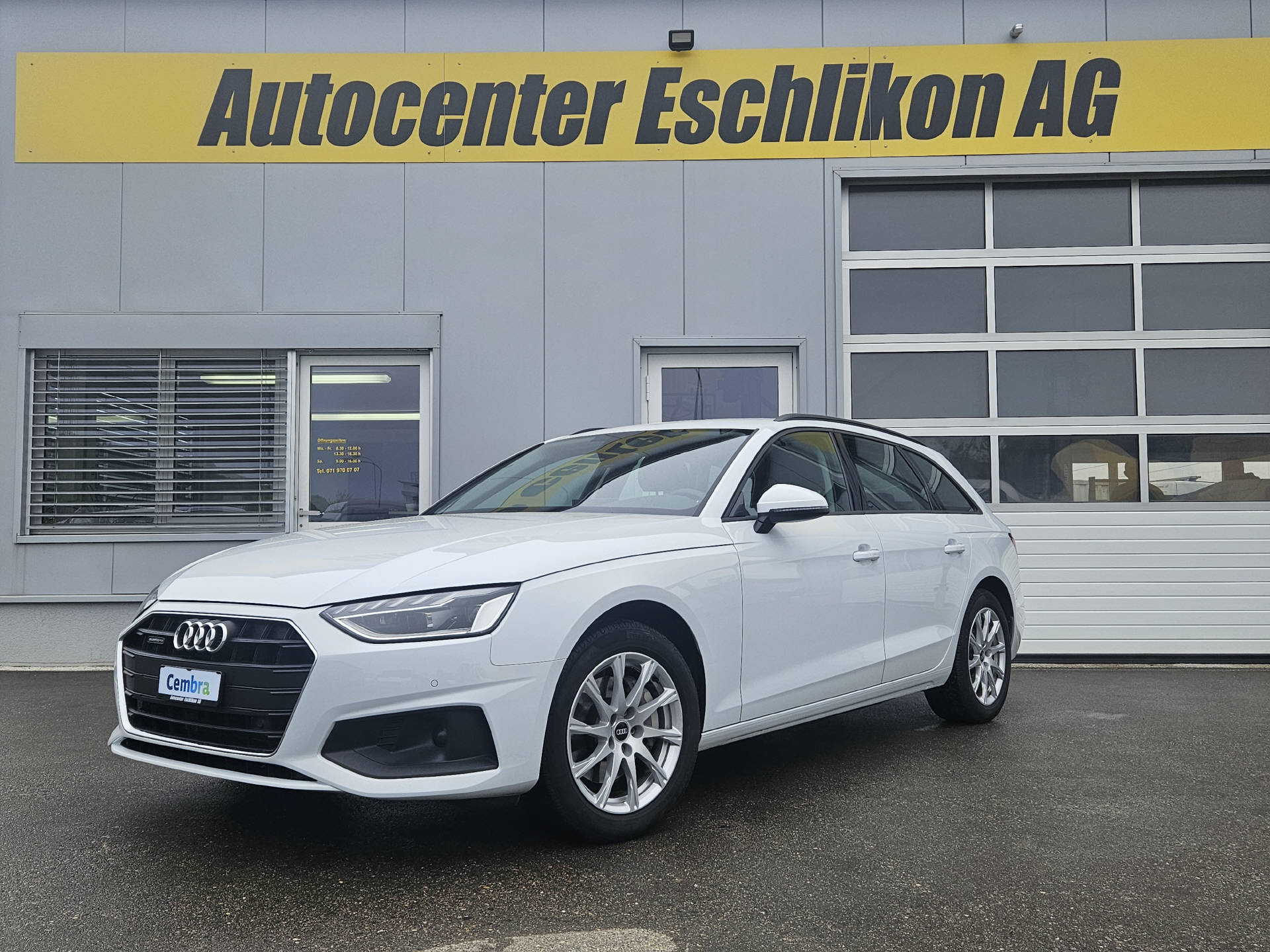 AUDI A4 Avant 2.0 40 TDI Attraction quattro S-Tronic * 8- fach bereift * CH-Fahrzeug *-showroom-element-2