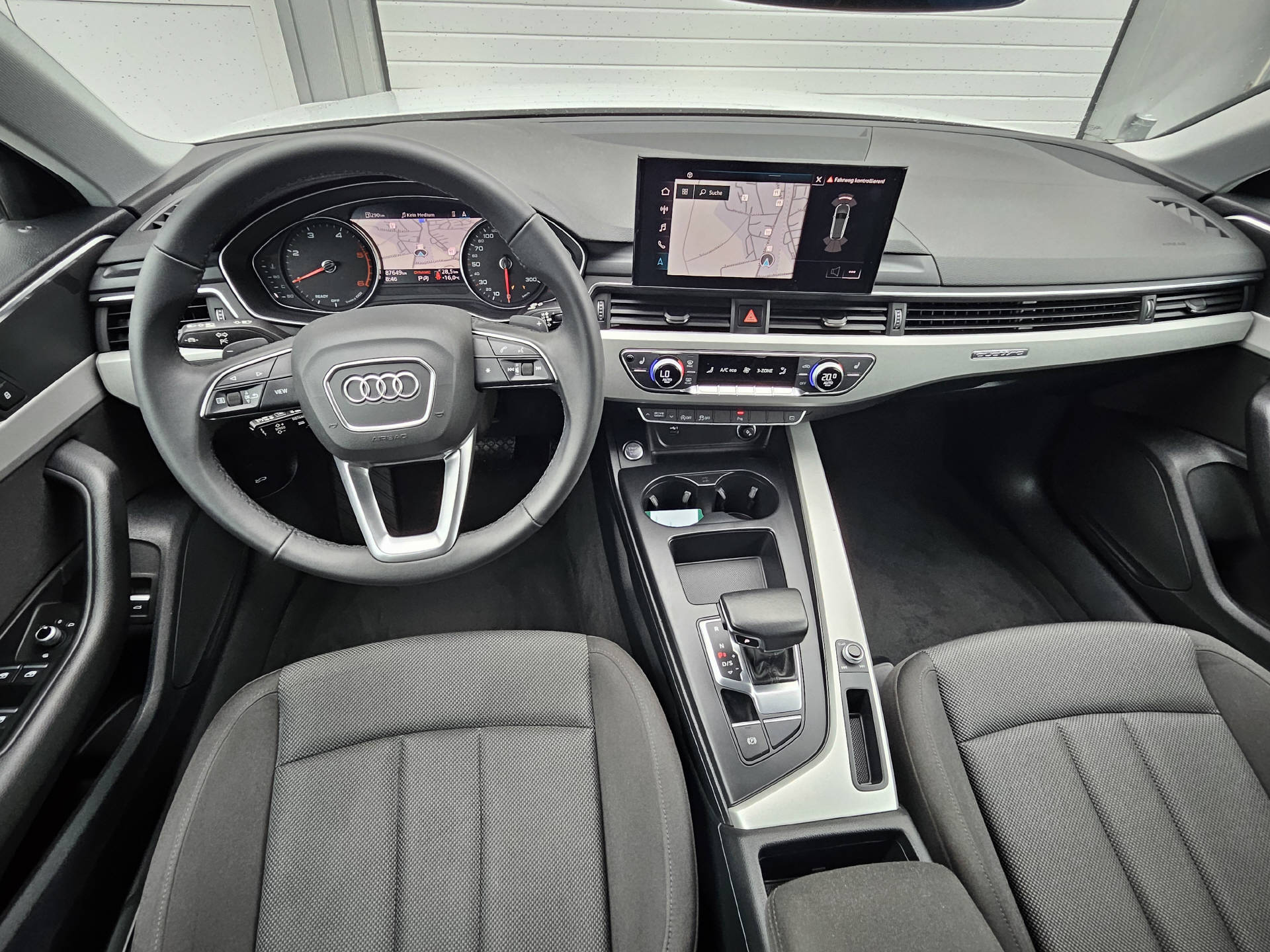AUDI A4 Avant 2.0 40 TDI Attraction quattro S-Tronic * 8- fach bereift * CH-Fahrzeug *-image-10