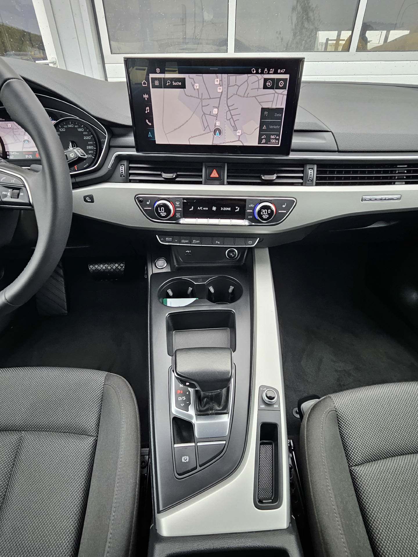 AUDI A4 Avant 2.0 40 TDI Attraction quattro S-Tronic * 8- fach bereift * CH-Fahrzeug *-image-19