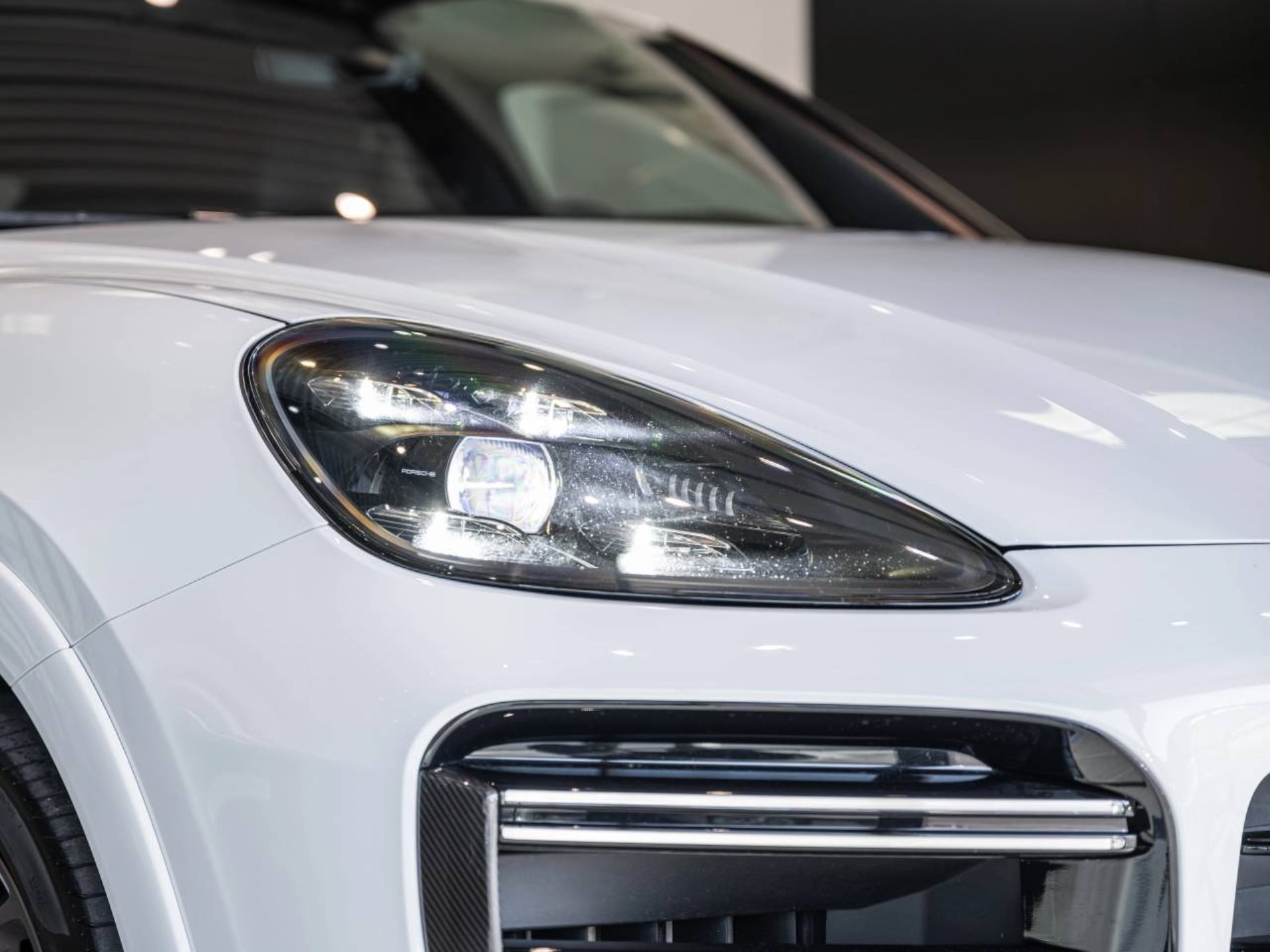 PORSCHE Cayenne Turbo S E-Hybrid Coupé-image-23