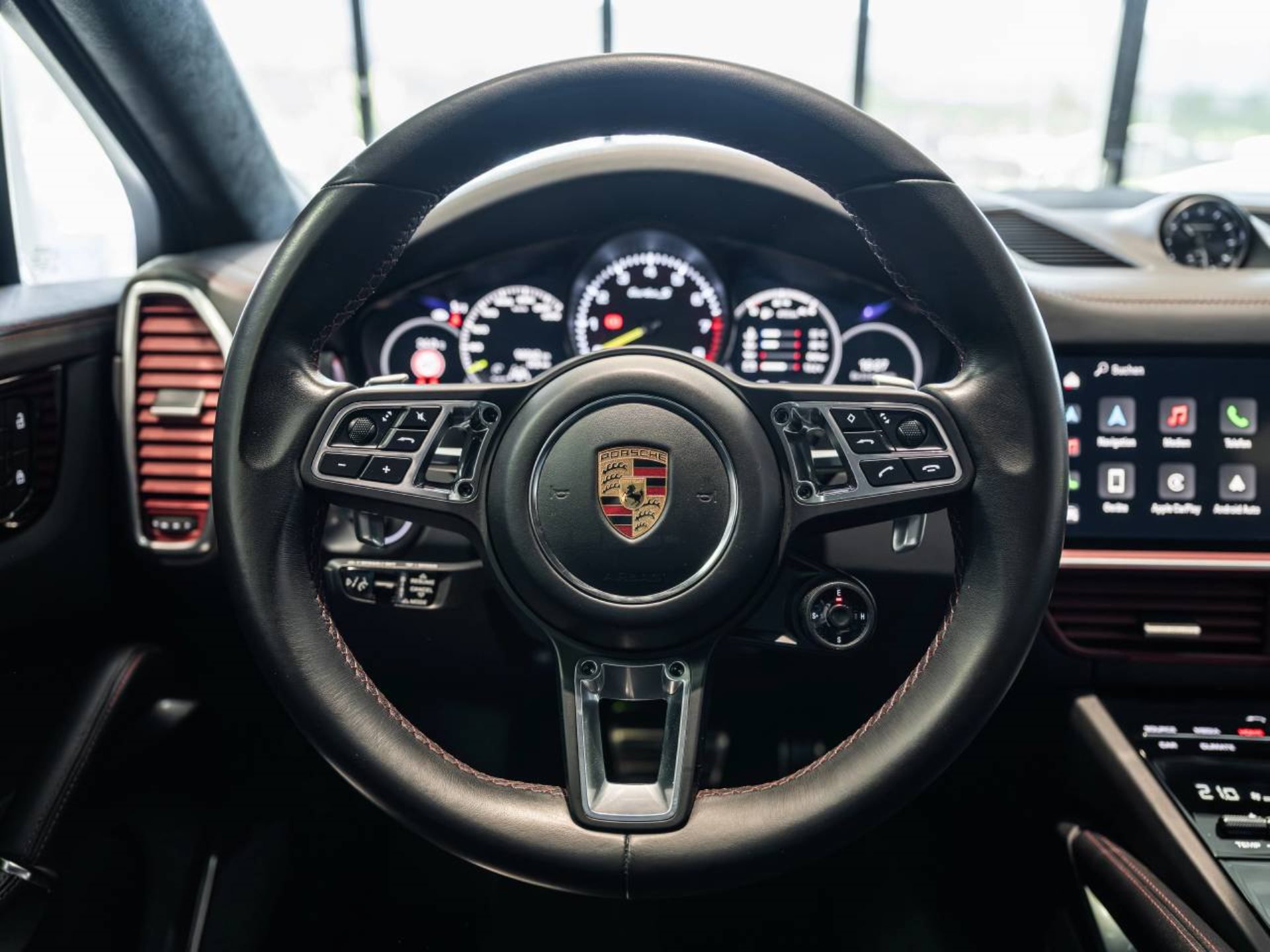 PORSCHE Cayenne Turbo S E-Hybrid Coupé-image-12