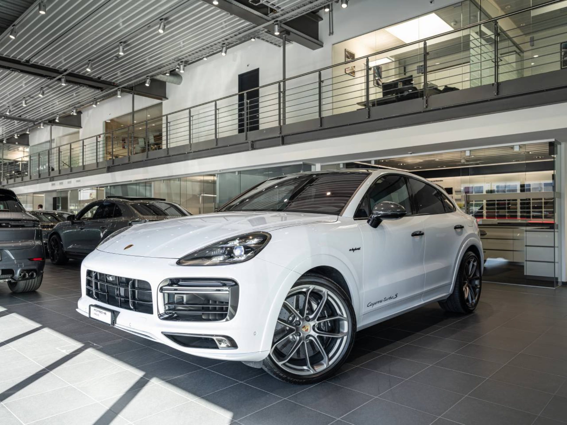 PORSCHE Cayenne Turbo S E-Hybrid Coupé-image-8