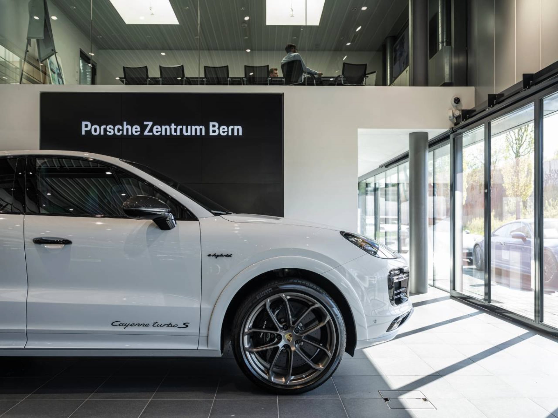 PORSCHE Cayenne Turbo S E-Hybrid Coupé-image-11