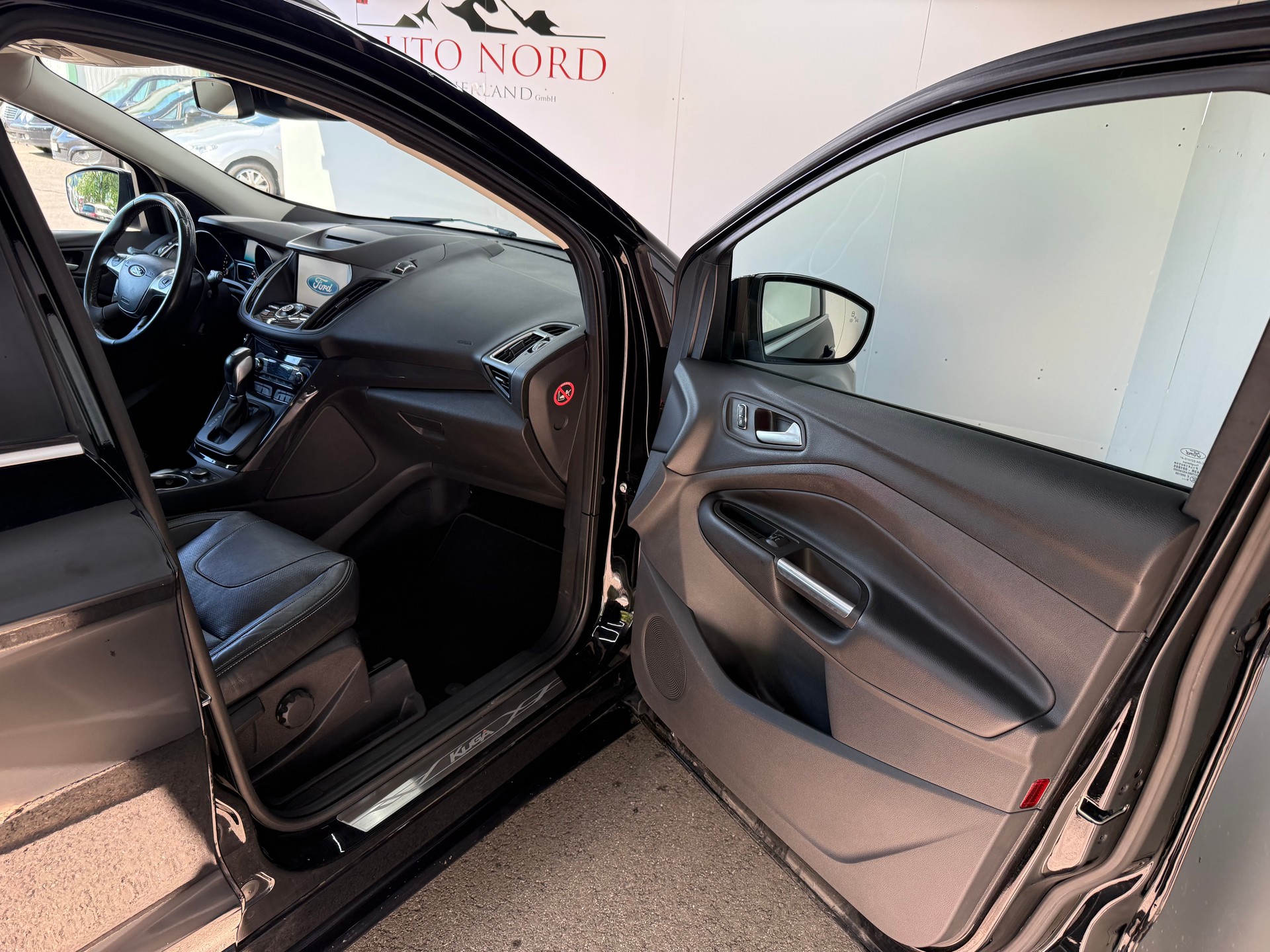 FORD Kuga 2.0 TDCi Titanium S 4WD PowerShift-image-9