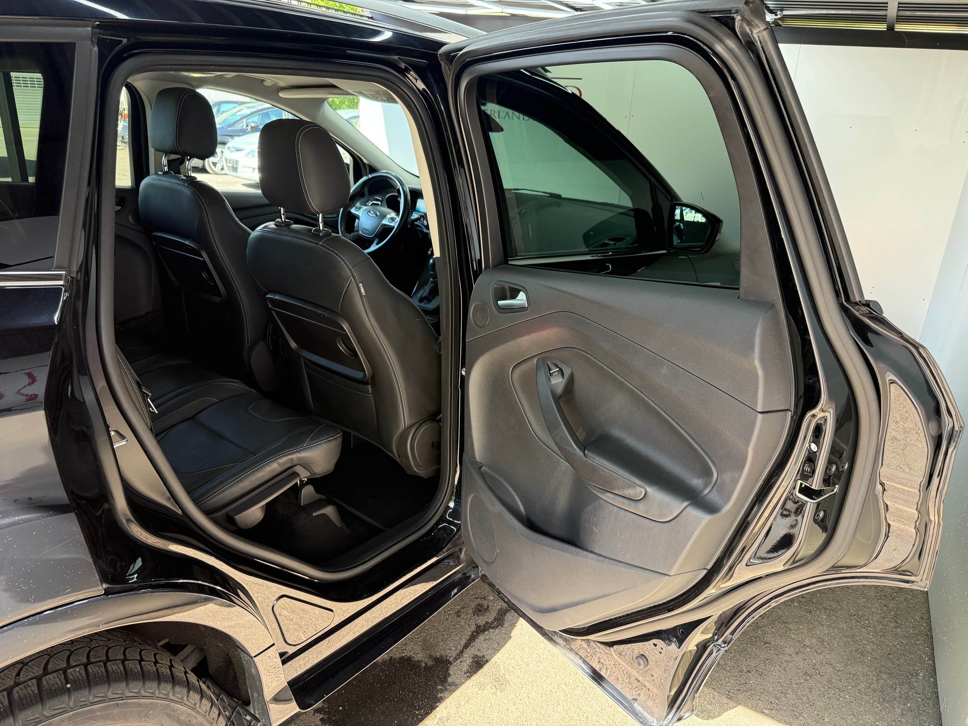 FORD Kuga 2.0 TDCi Titanium S 4WD PowerShift-image-10