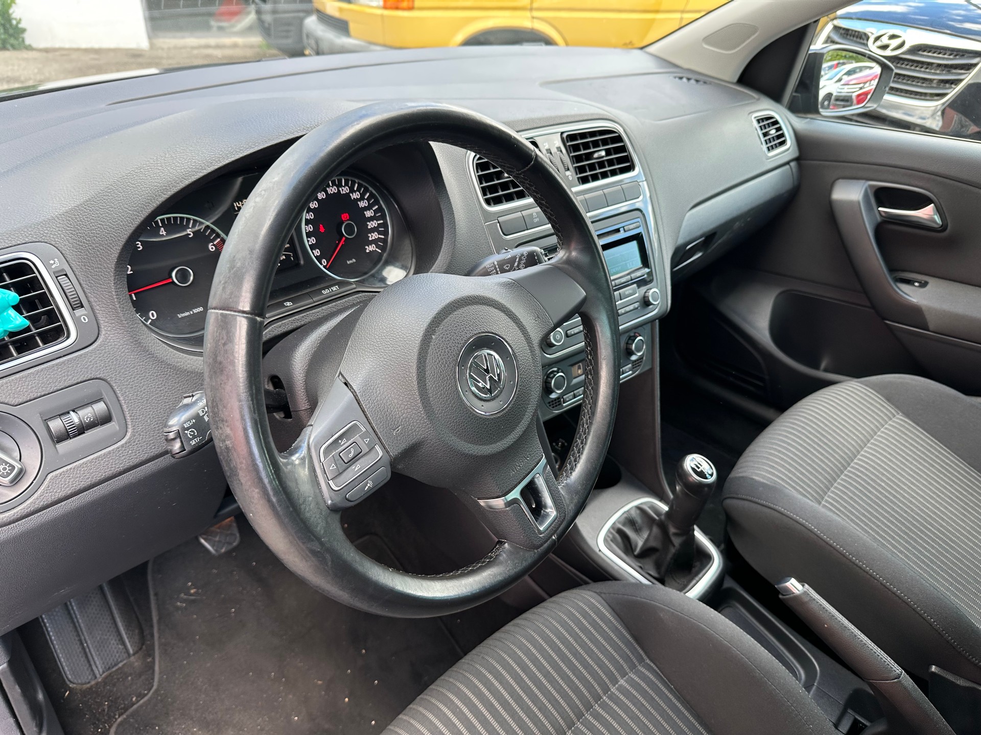 VW Polo 1.2 TSI Comfortline-image-7