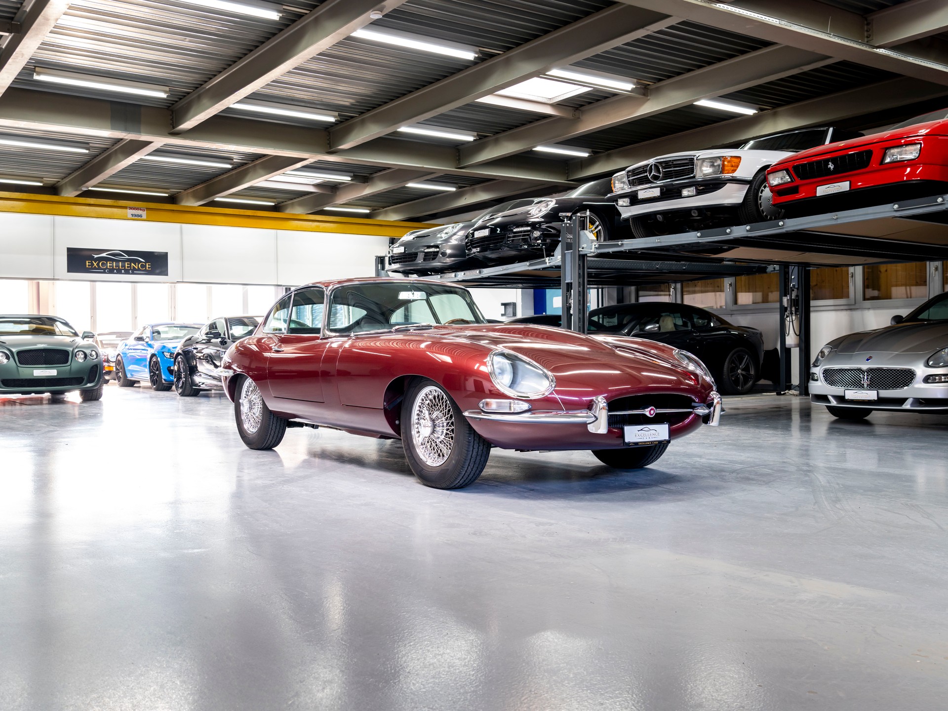 JAGUAR E TYPE 4.2 SERIE 1.5-showroom-element-2