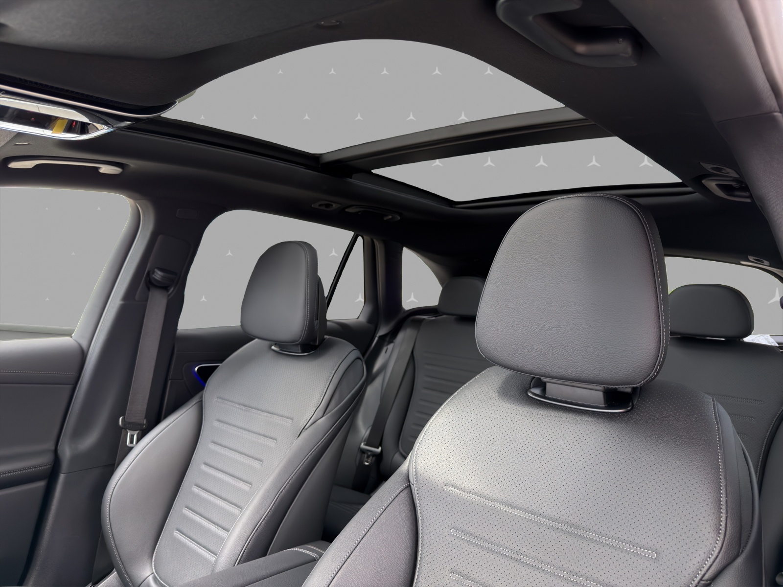 MERCEDES-BENZ GLC 300 4Matic 9G-Tronic-image-8