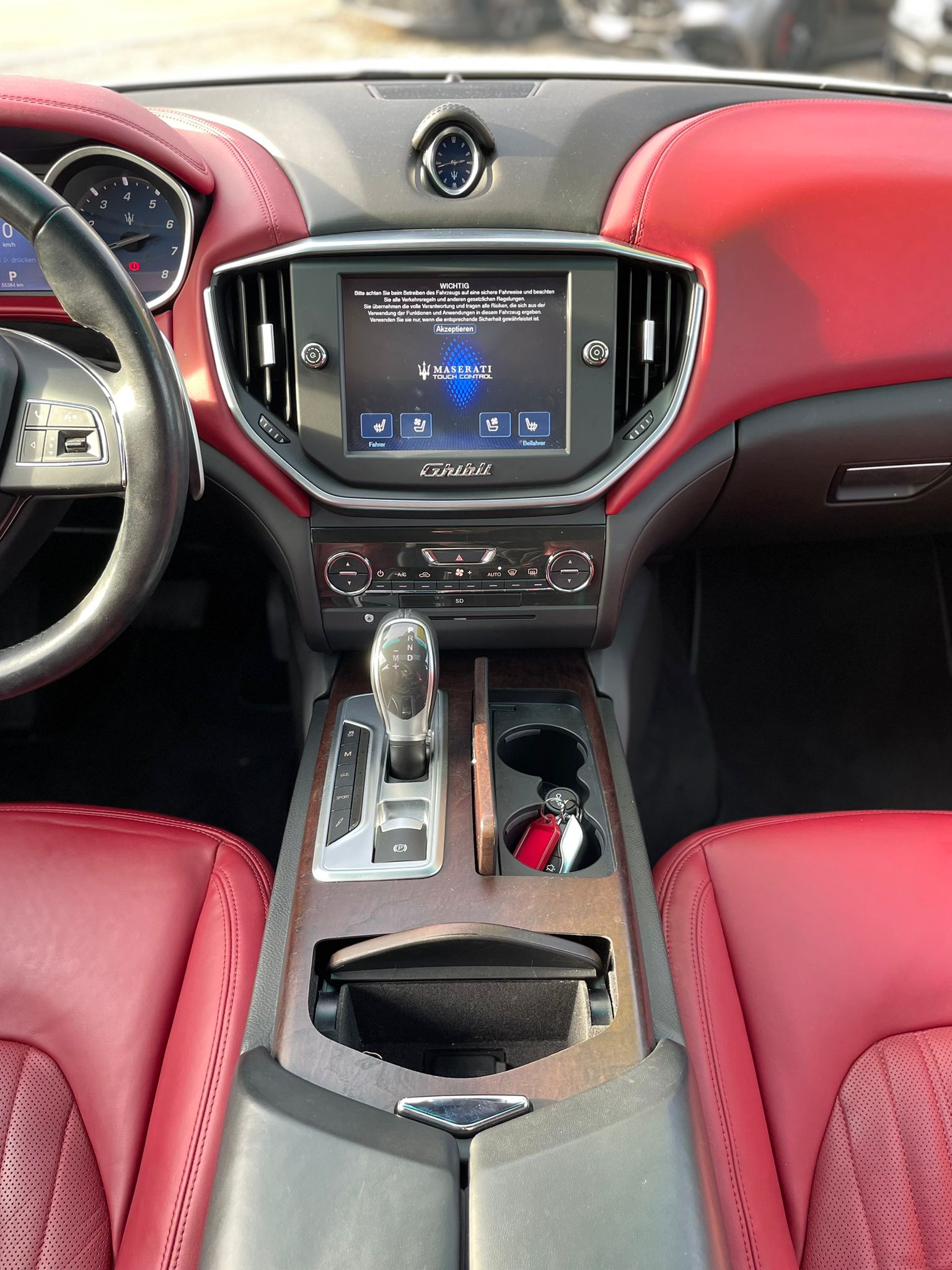 MASERATI Ghibli 3.0 V6 S Q4 CH FAHRZEUG-image-9